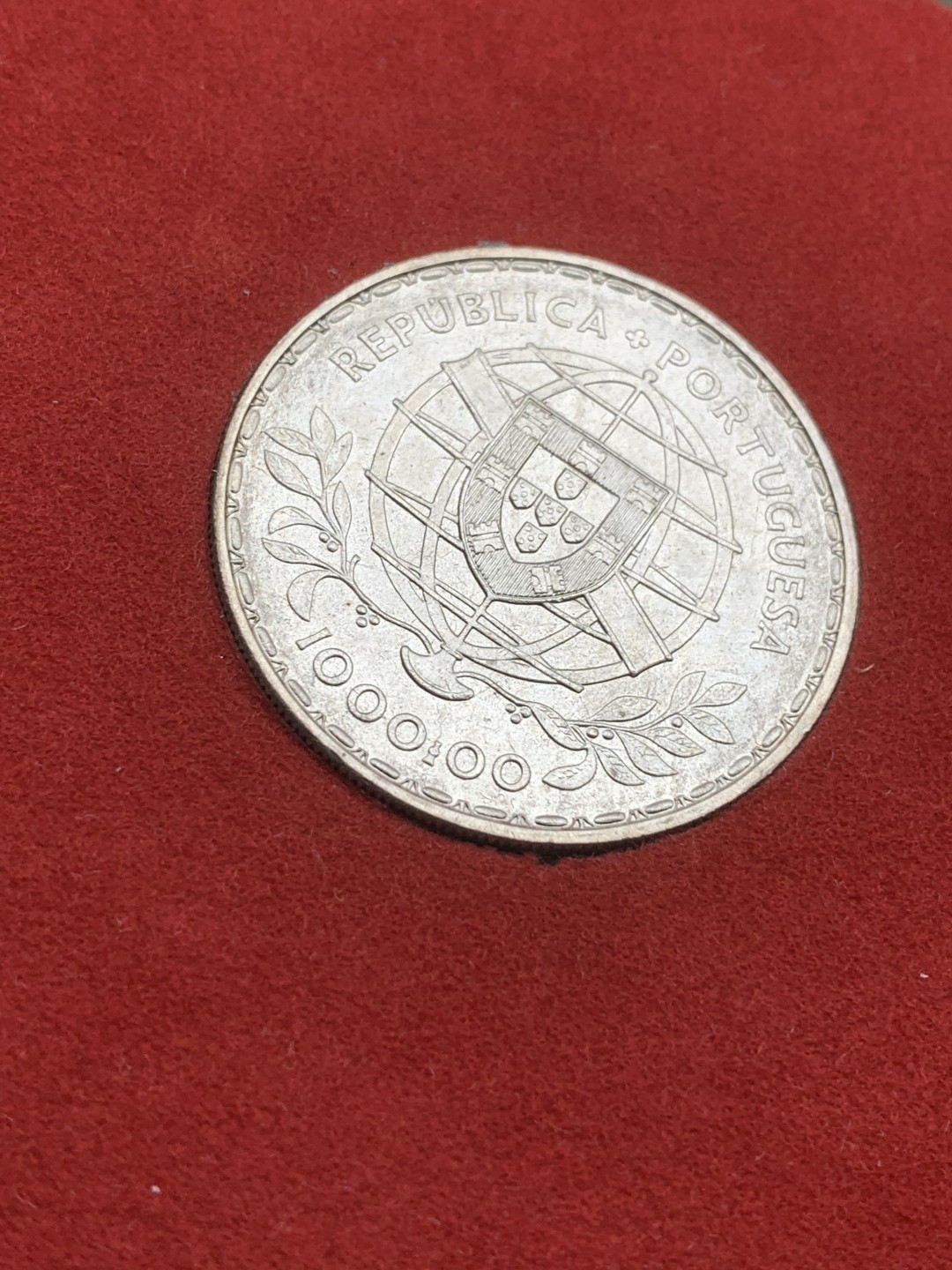 《竞宝斋》第97场-本周四 （满2件或者满200包顺丰） 官方卡装 葡萄牙 1980年 诗人贾梅士四百周年纪念 1000埃斯库多 银币