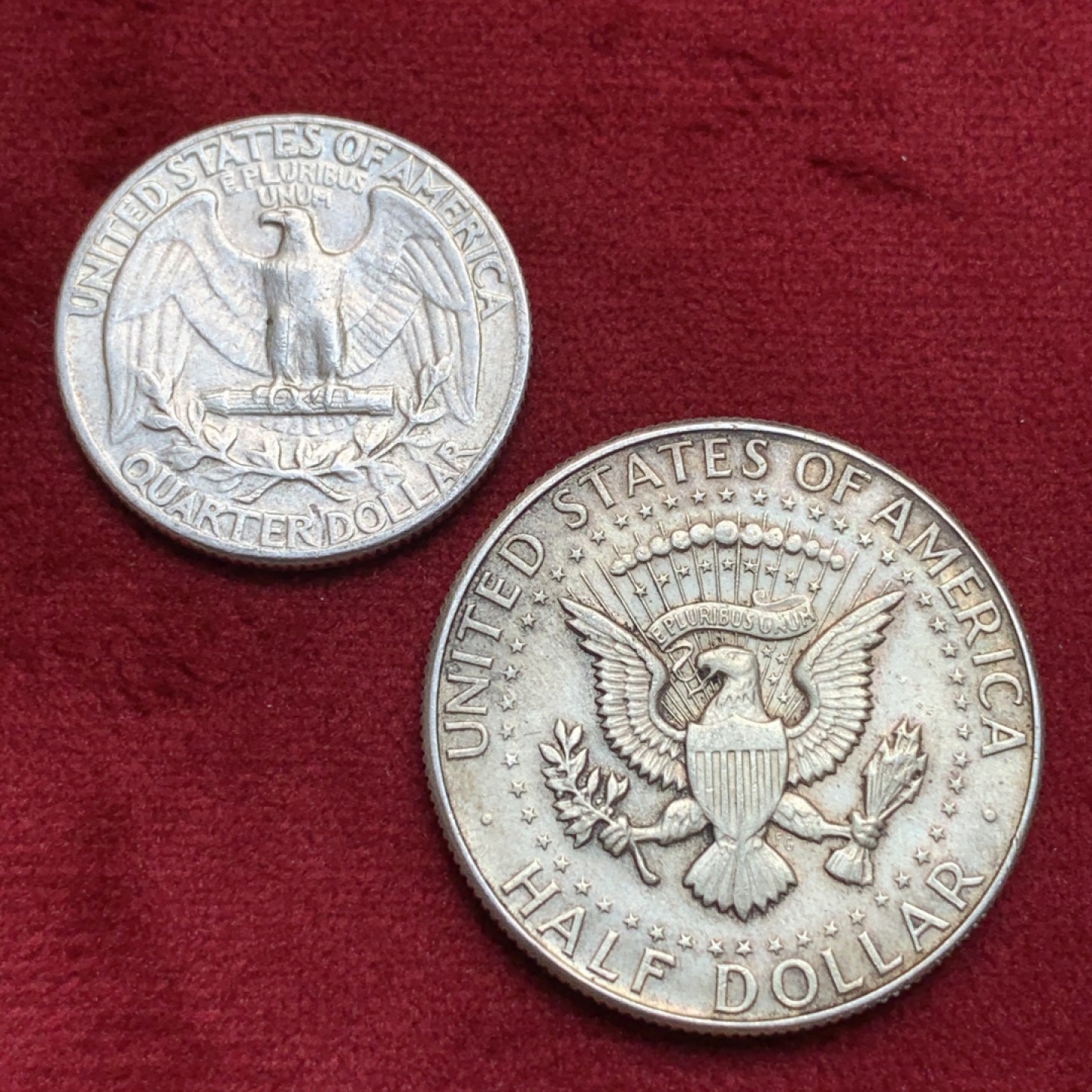 《竞宝斋》第97场-本周四 （满2件或者满200包顺丰） 银币两枚一起 美国 1967年 肯尼迪 半美元银币 +1964年 25美分高银版 银币