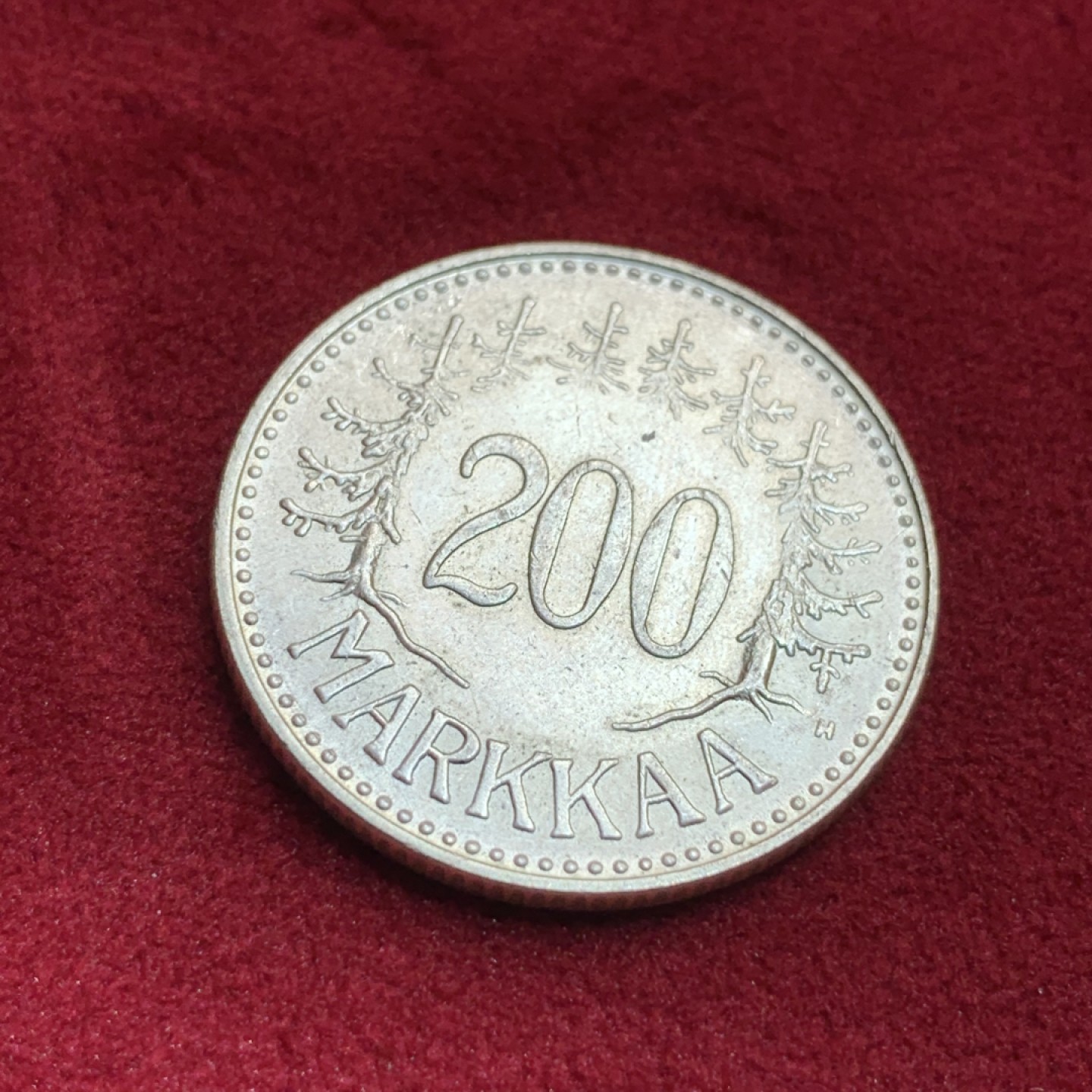 《竞宝斋》第97场-本周四 （满2件或者满200包顺丰） 芬兰1957年，200马克银币，狮子举刀 状态不错