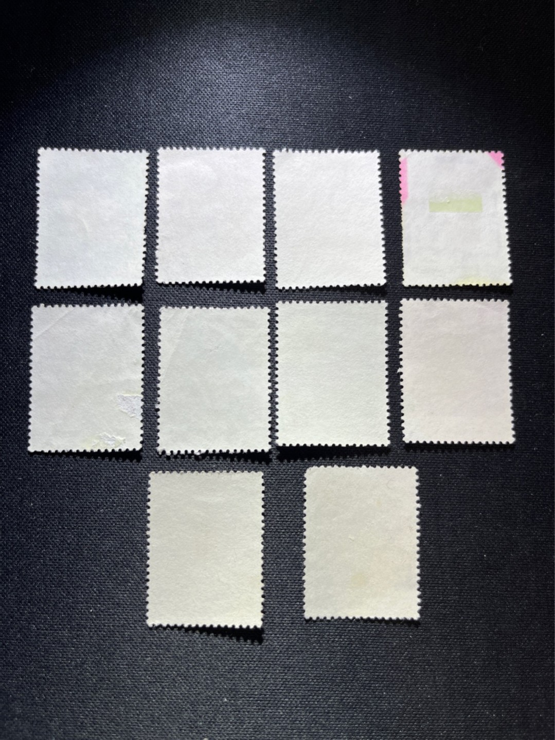 洪涛臻品 精选邮票限时拍卖第三十八期 1977-1990生肖邮票3全套加4半套(第三排1977蛇年2全，最右列1982狗年2全，1986虎年2全；以及1985牛年，1981鸡年，1988龙年，1990马年)，喜欢不要错过，品相如图