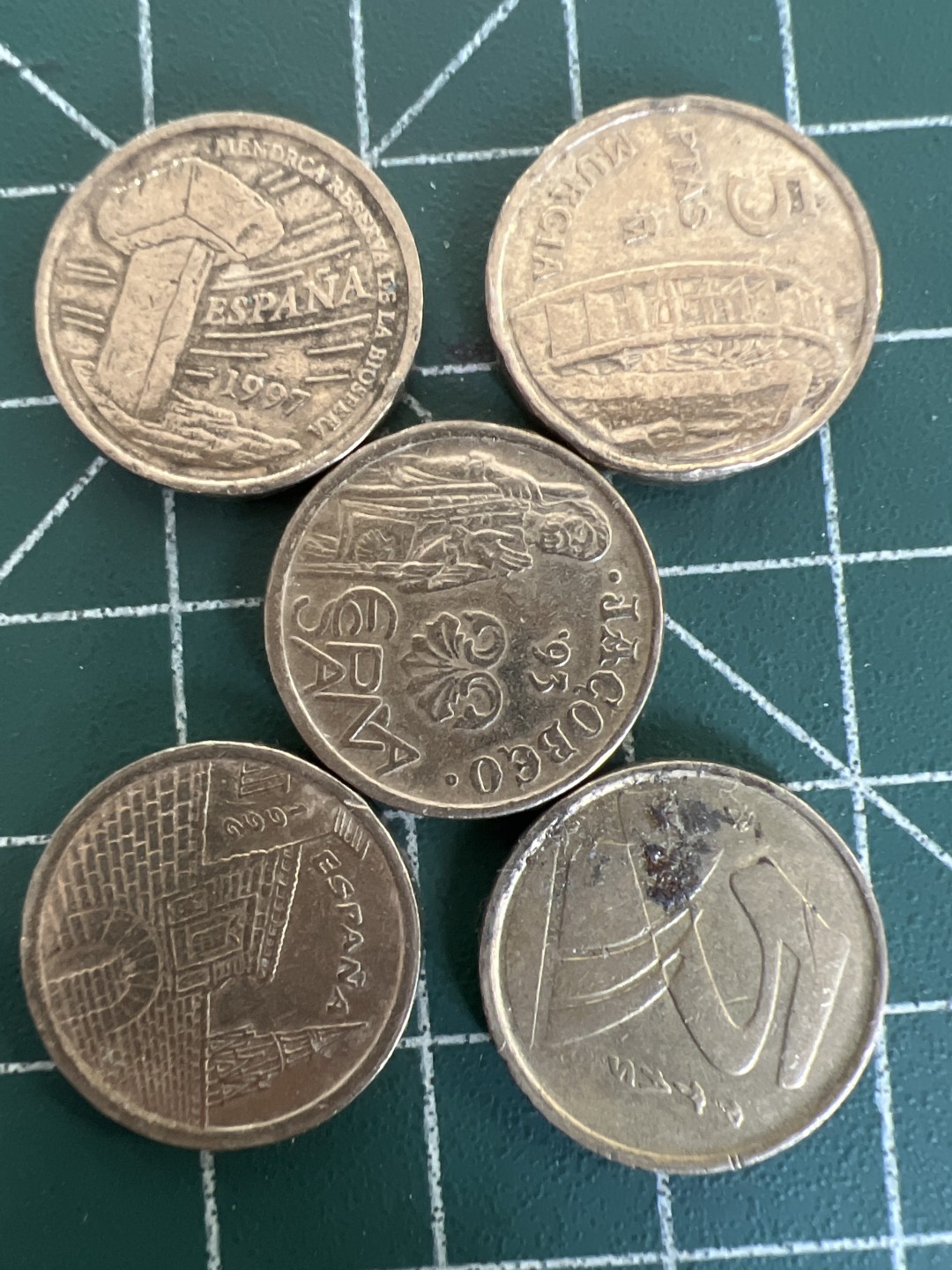 泡泡堂第九十八期  世界硬币纪念章邮票专场（无押金，无佣金，捡漏，全场20包邮，偏远地区除外） 西班牙少见5pta不同五个