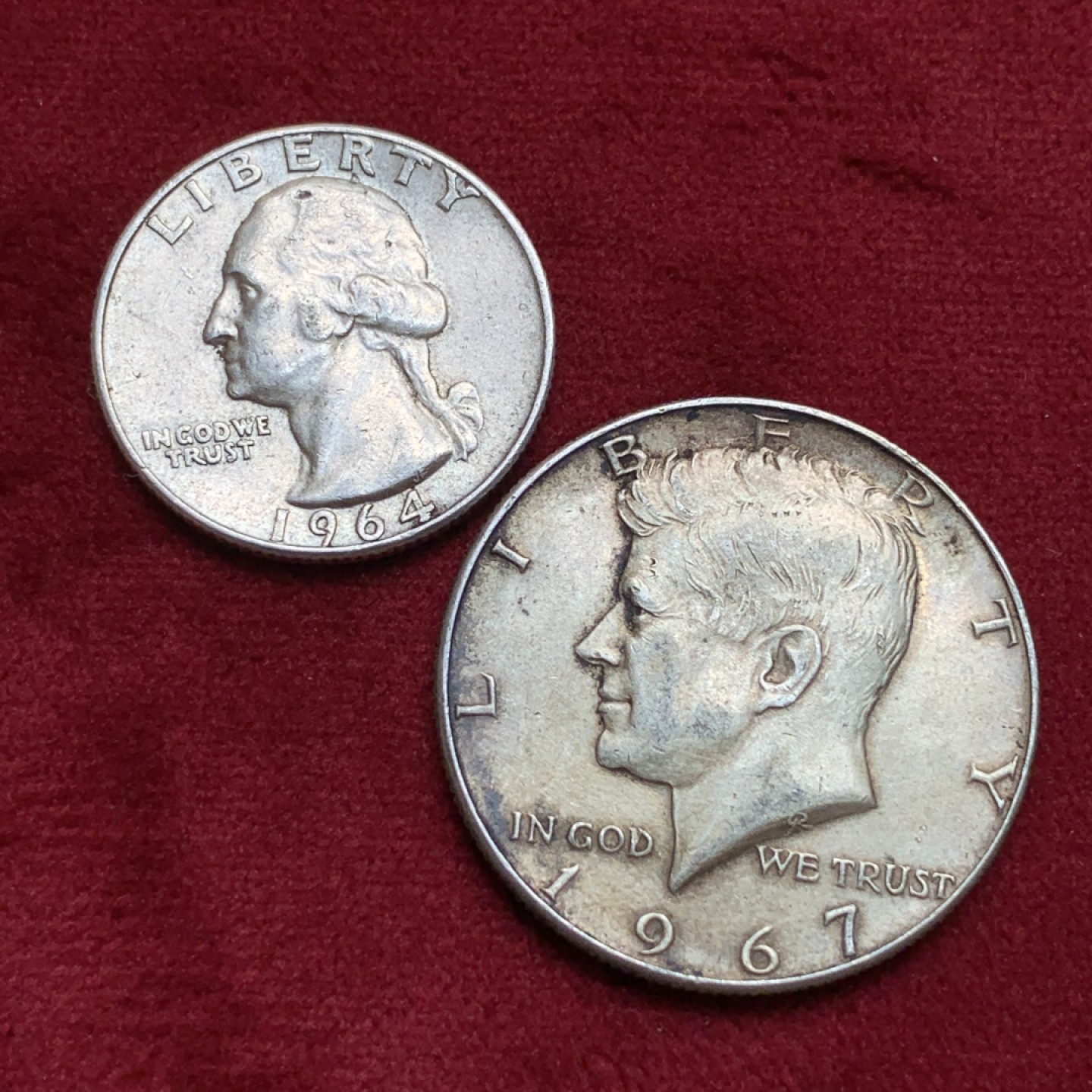 《竞宝斋》第97场-本周四 （满2件或者满200包顺丰） 银币两枚一起 美国 1967年 肯尼迪 半美元银币 +1964年 25美分高银版 银币