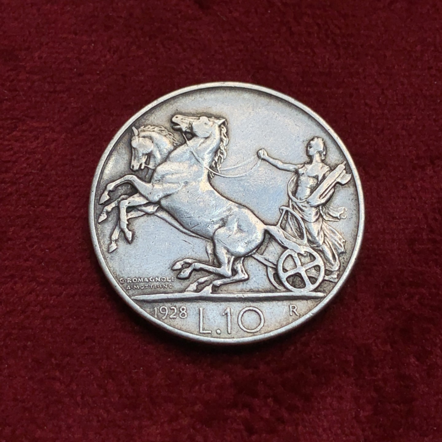 《竞宝斋》第97场-本周四 （满2件或者满200包顺丰） 意大利 艾曼纽尔三世 1928年 10里拉 马车银币