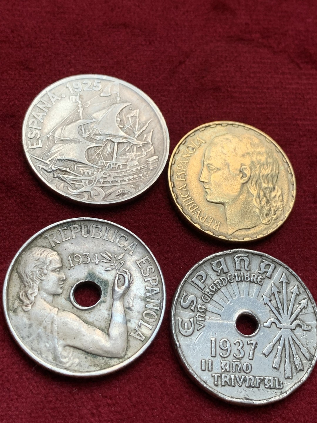 《竞宝斋》第97场-本周四 （满2件或者满200包顺丰） 西班牙 不常见的 散币 4枚一起