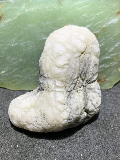 精美天然新疆哈密龟裂纹高玉化蛋白玉原石一块 - 精美天然新疆哈密龟裂纹高玉化蛋白玉原石一块