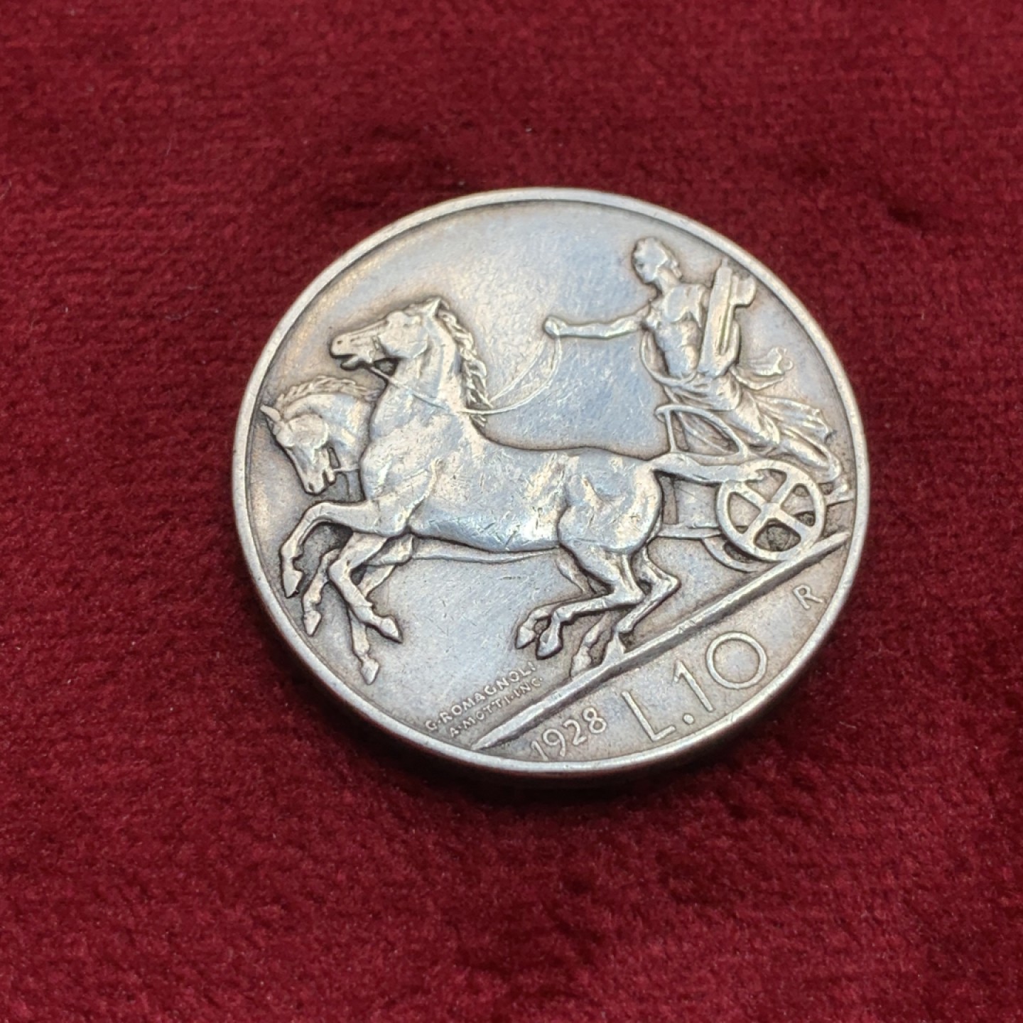 《竞宝斋》第97场-本周四 （满2件或者满200包顺丰） 意大利 艾曼纽尔三世 1928年 10里拉 马车银币