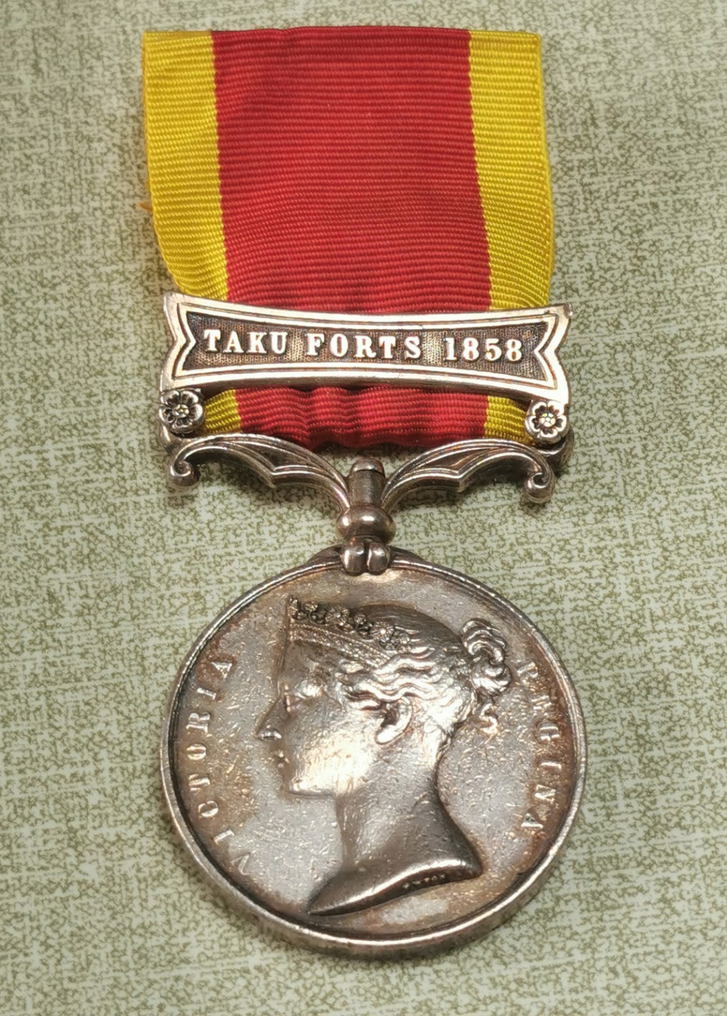 凡希社世界钱币微拍第二百十三期 荐！1860第二次鸦片战争英法勋章三枚 镜框装裱！