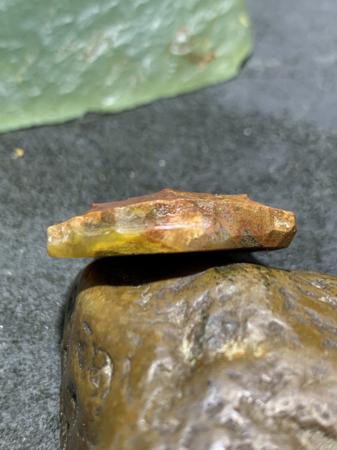 亚光战国红玛瑙雕刻龟壳吊坠一个，(寓意，富甲天下)