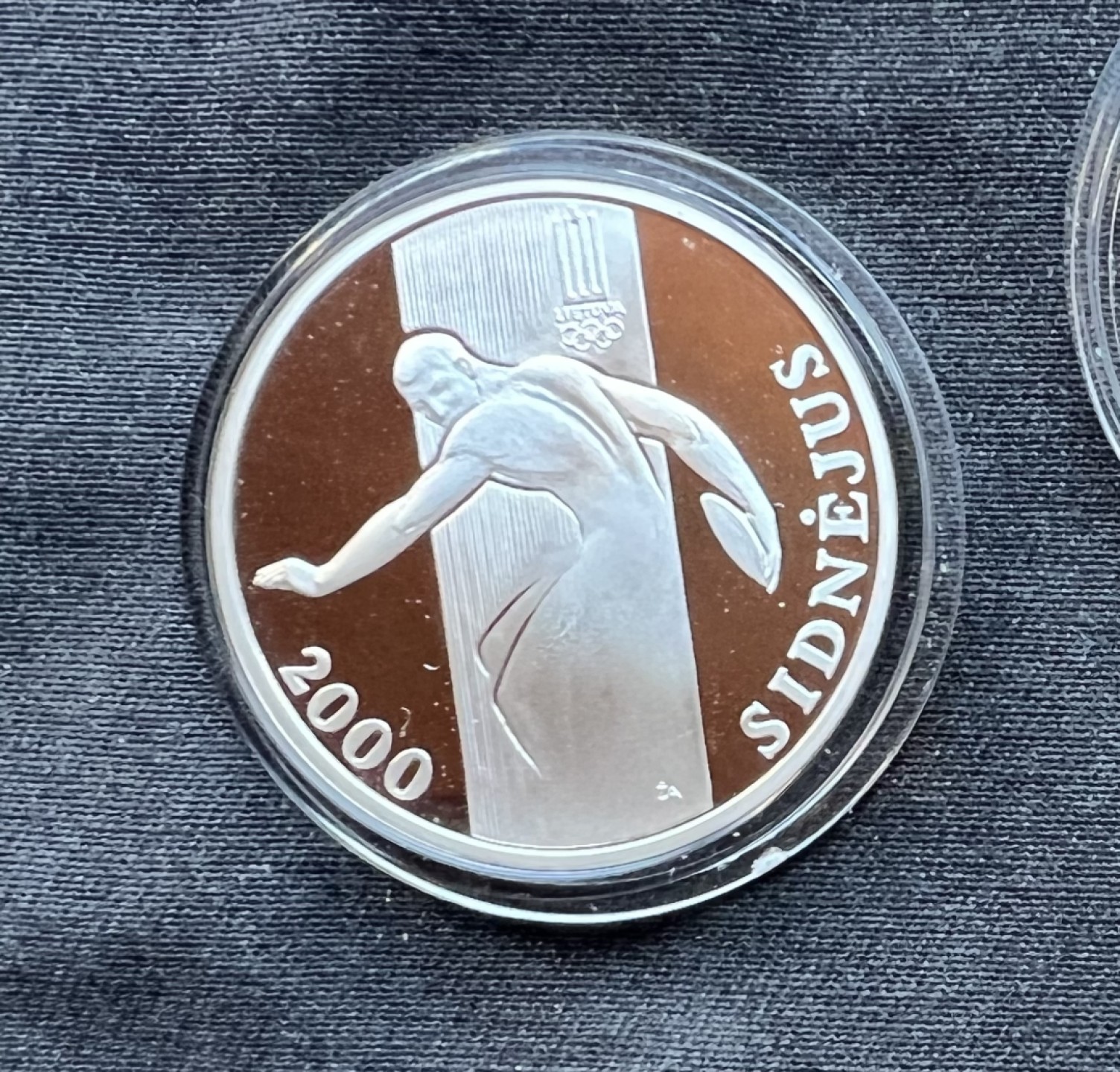 【克劳斯获奖币】【立陶宛】2000奥运铁饼银币【带证书】