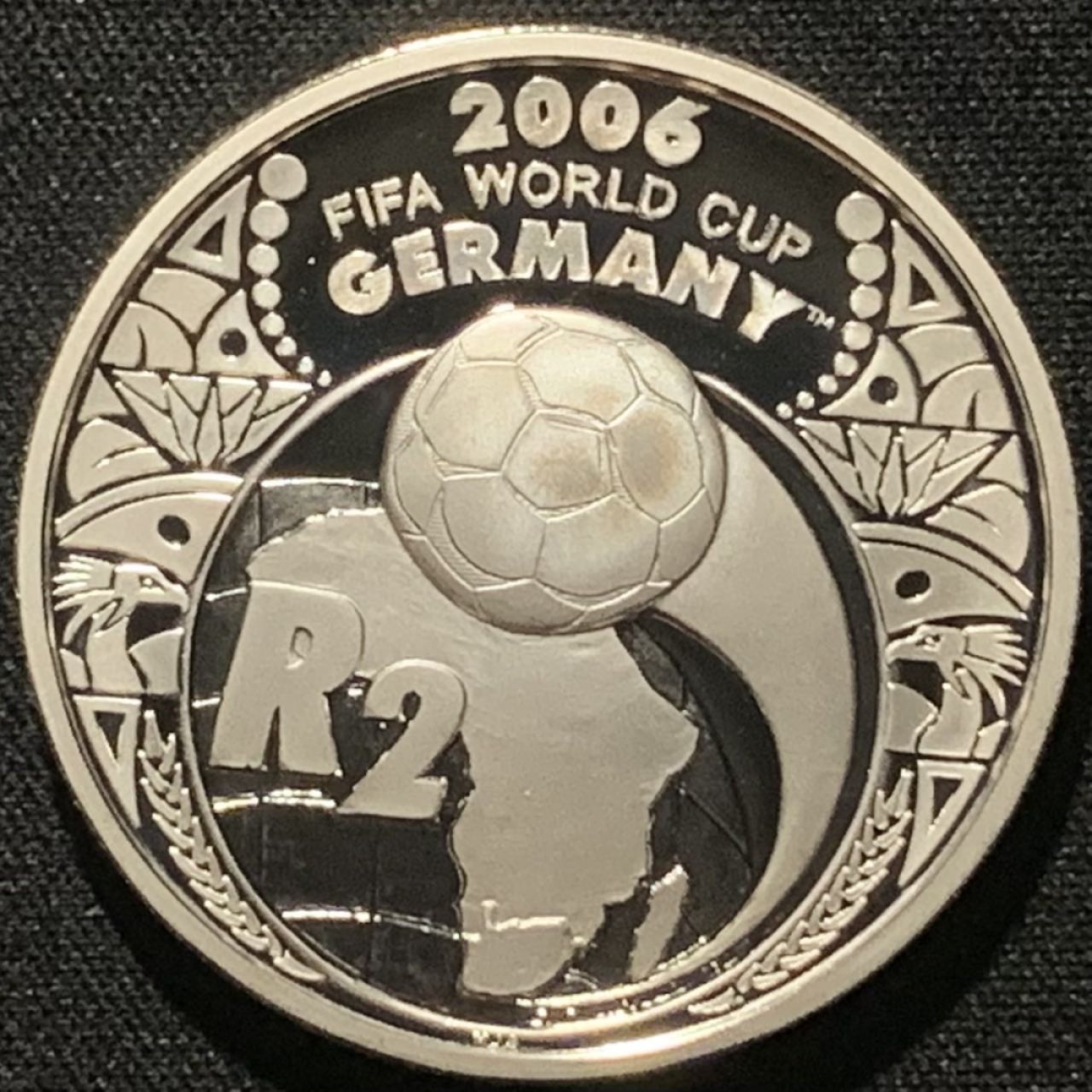 紫瑗钱币——第210期拍卖 南非 2005年 德国世界杯 2兰特 33.62克 0.925银 精制