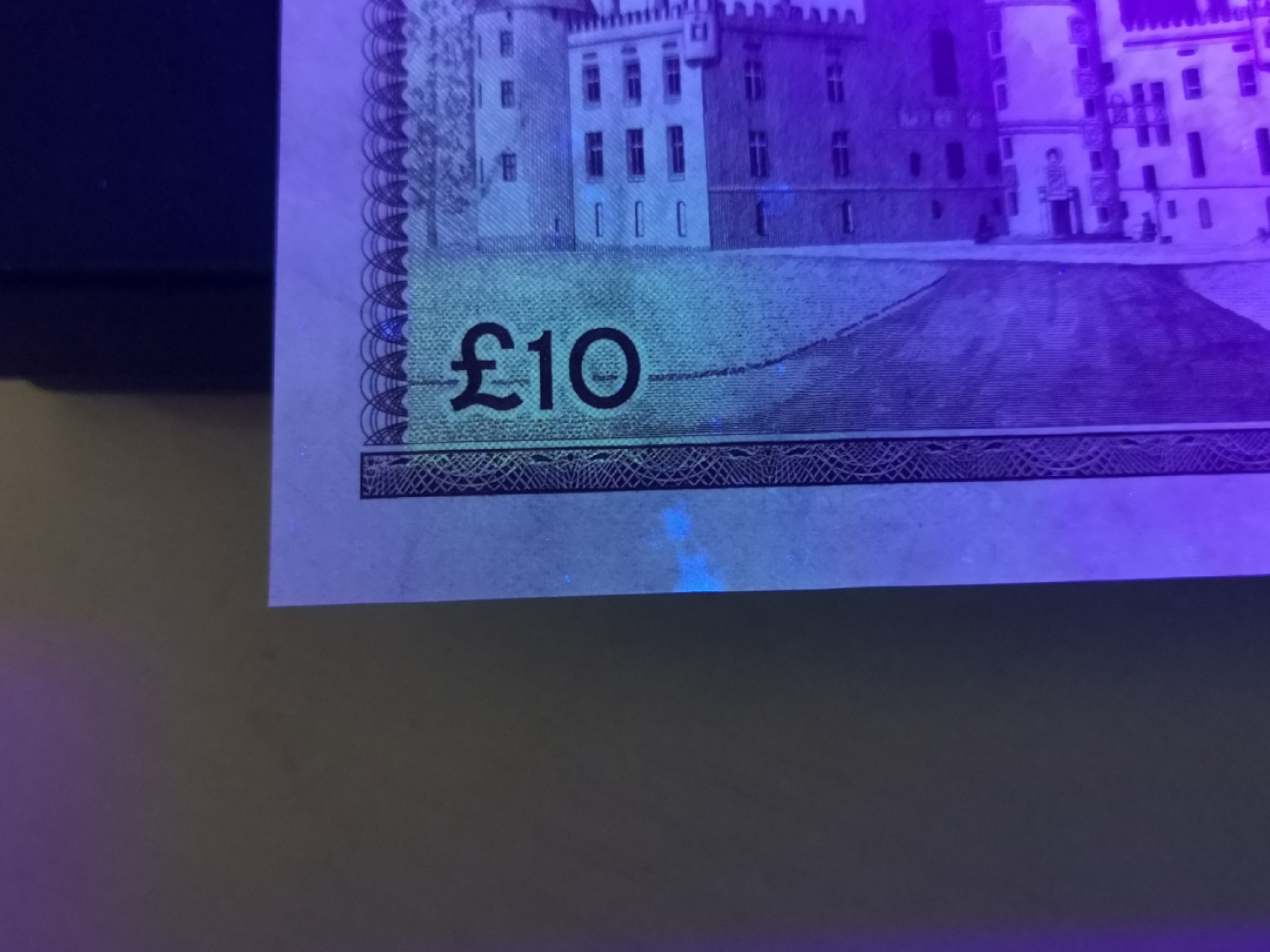 《外钞收藏家》第二百零五期 苏格兰经典专场👍 苏格兰皇家银行-1984-10镑	A/69 897806	P-343 疑似有折 AU品相