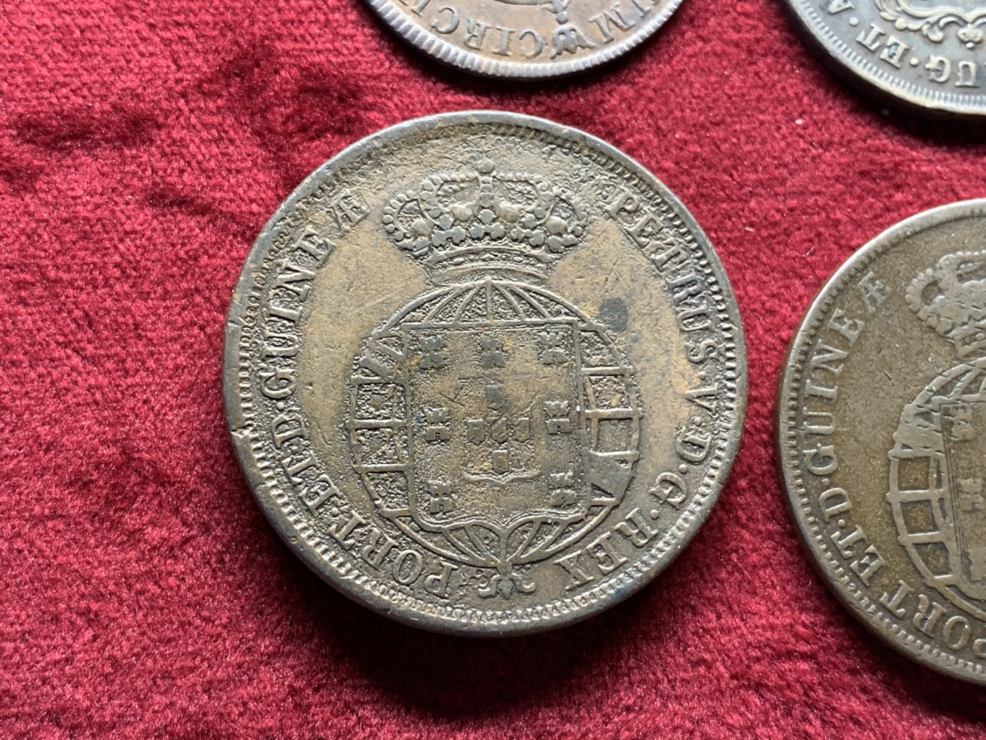 《竞宝斋》第98场-本周日，周一2场连拍（全场不限金额包邮） 葡属一组5枚（安哥拉1814年和1860年1MACUTA，1858年1/2MACUTA，1819年圣多美40REIS，1852年马德拉10REIS）