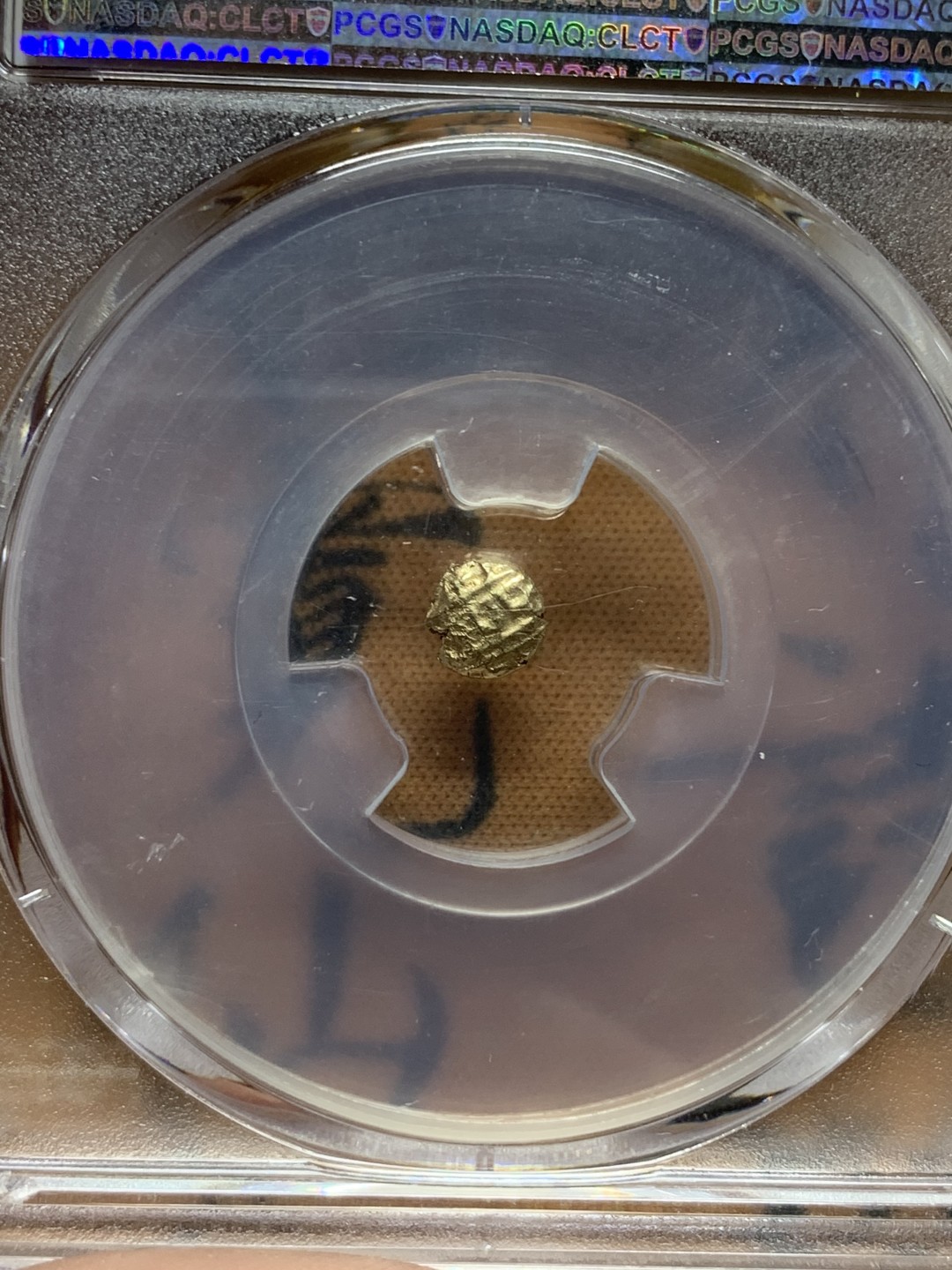 《竞宝斋》第98场-本周日，周一2场连拍（全场不限金额包邮） PCGS MS63 原光印度1638-1662年间迈索尔1法南金币，正面毗湿奴神像，背面印度文字，盒子背面有小磕