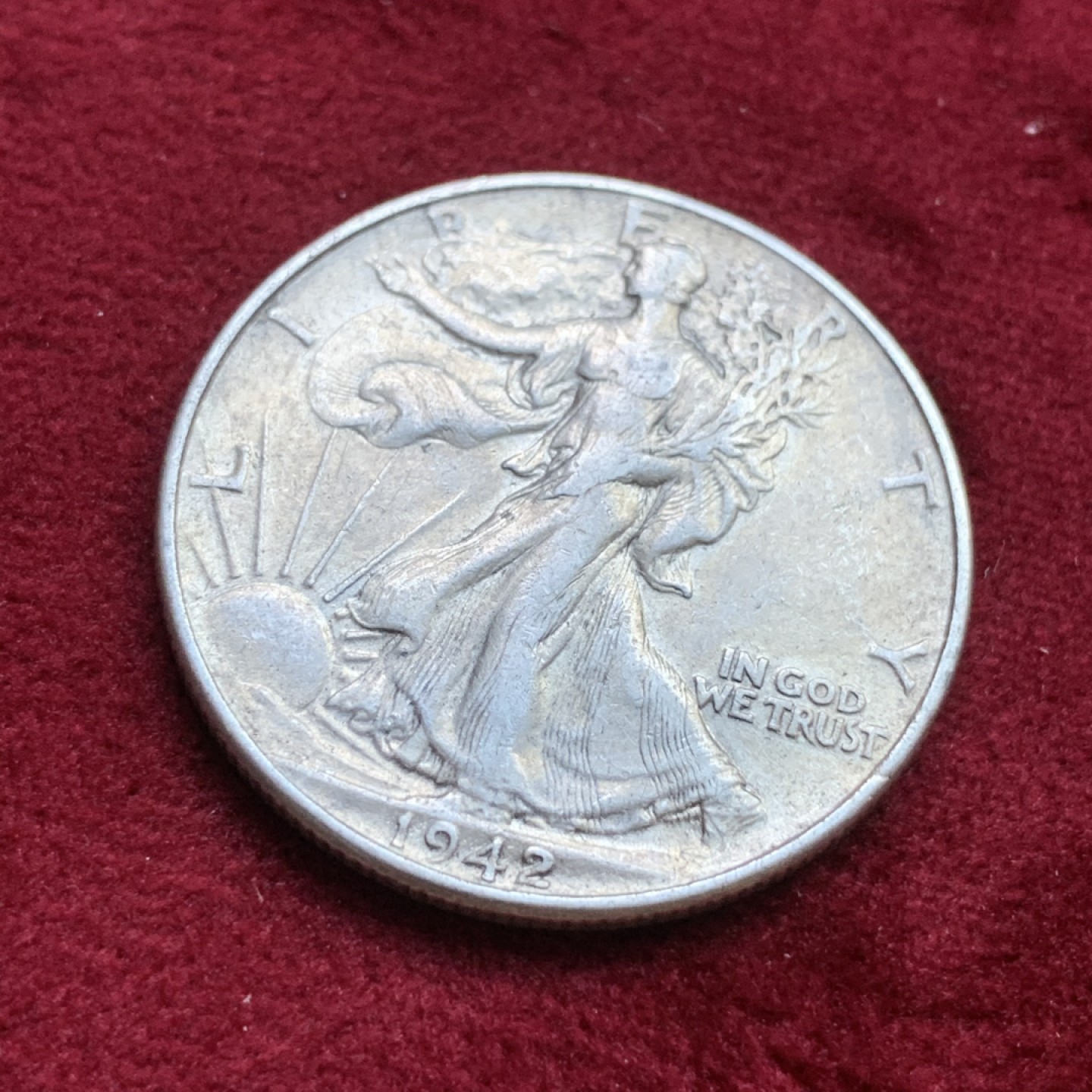 《竞宝斋》第98场-本周日，周一2场连拍（全场不限金额包邮） 美国 1942年 行走女神50分 半美元 银币 细节见图