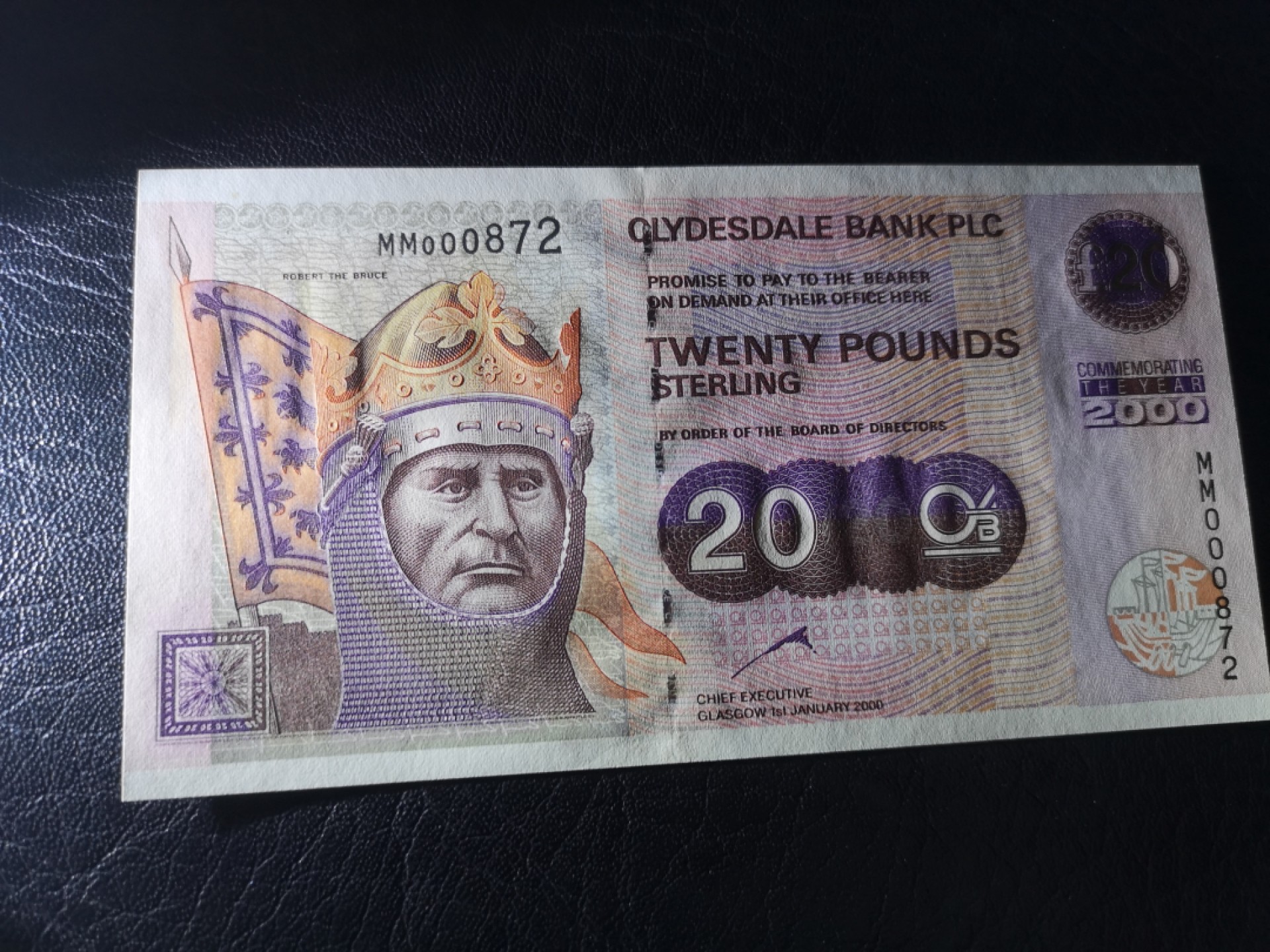 《外钞收藏家》第二百零五期 苏格兰经典专场👍 克莱斯戴尔银行-2000-20镑	MM 000872	P-229B	《千禧年》纪念钞	全新UNC