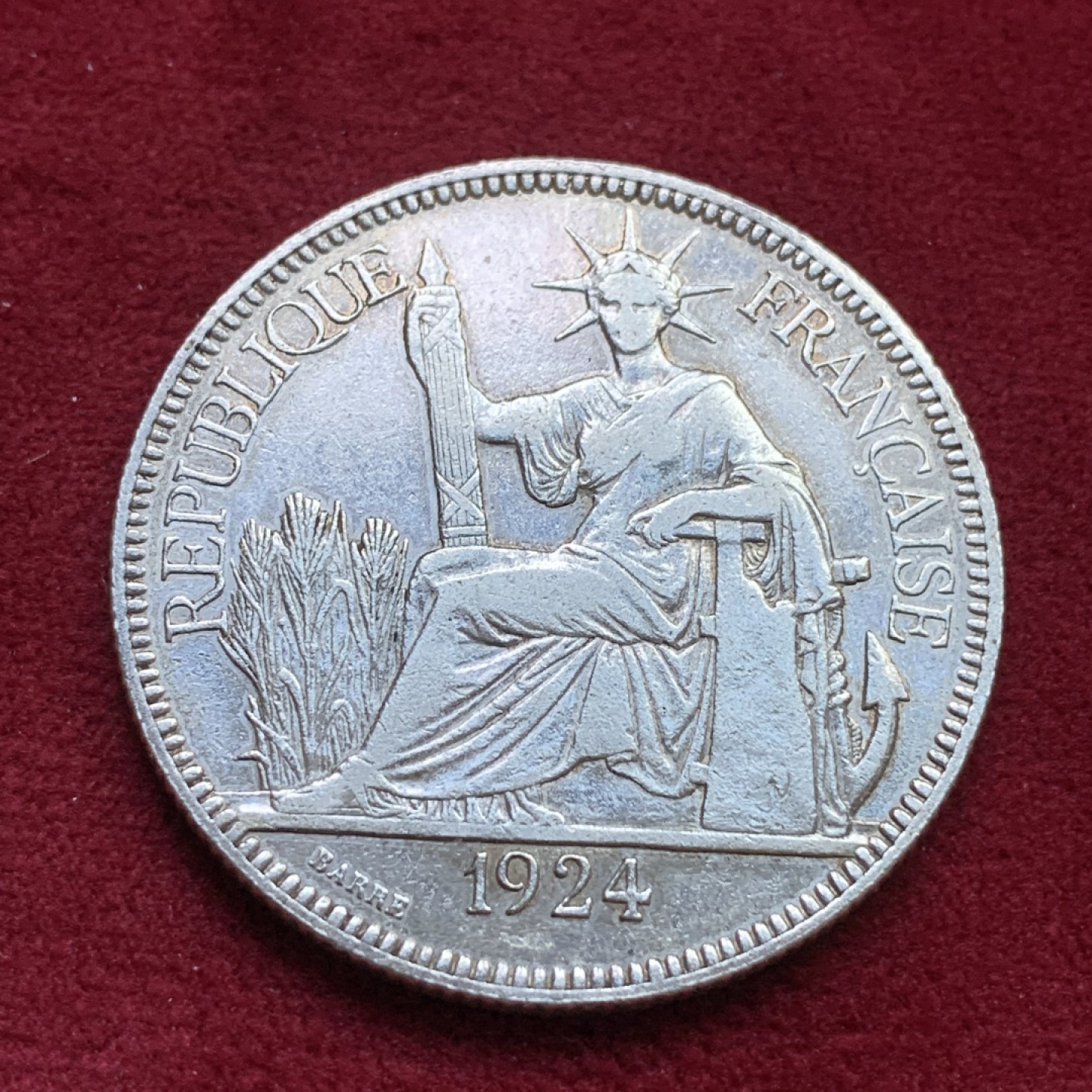 《竞宝斋》第98场-本周日，周一2场连拍（全场不限金额包邮） 法属 印支1924年  坐洋 银币 （保粹砸盒 评级编号：B1522A1696）