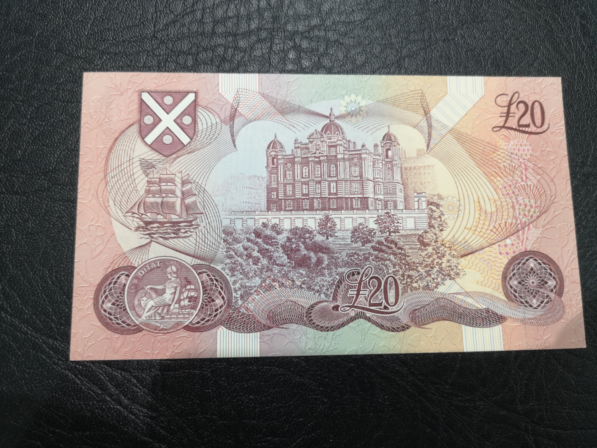 《外钞收藏家》第二百零五期 苏格兰经典专场👍 苏格兰银行-1987-20镑	K 149132  P-114 非全新疑似有折