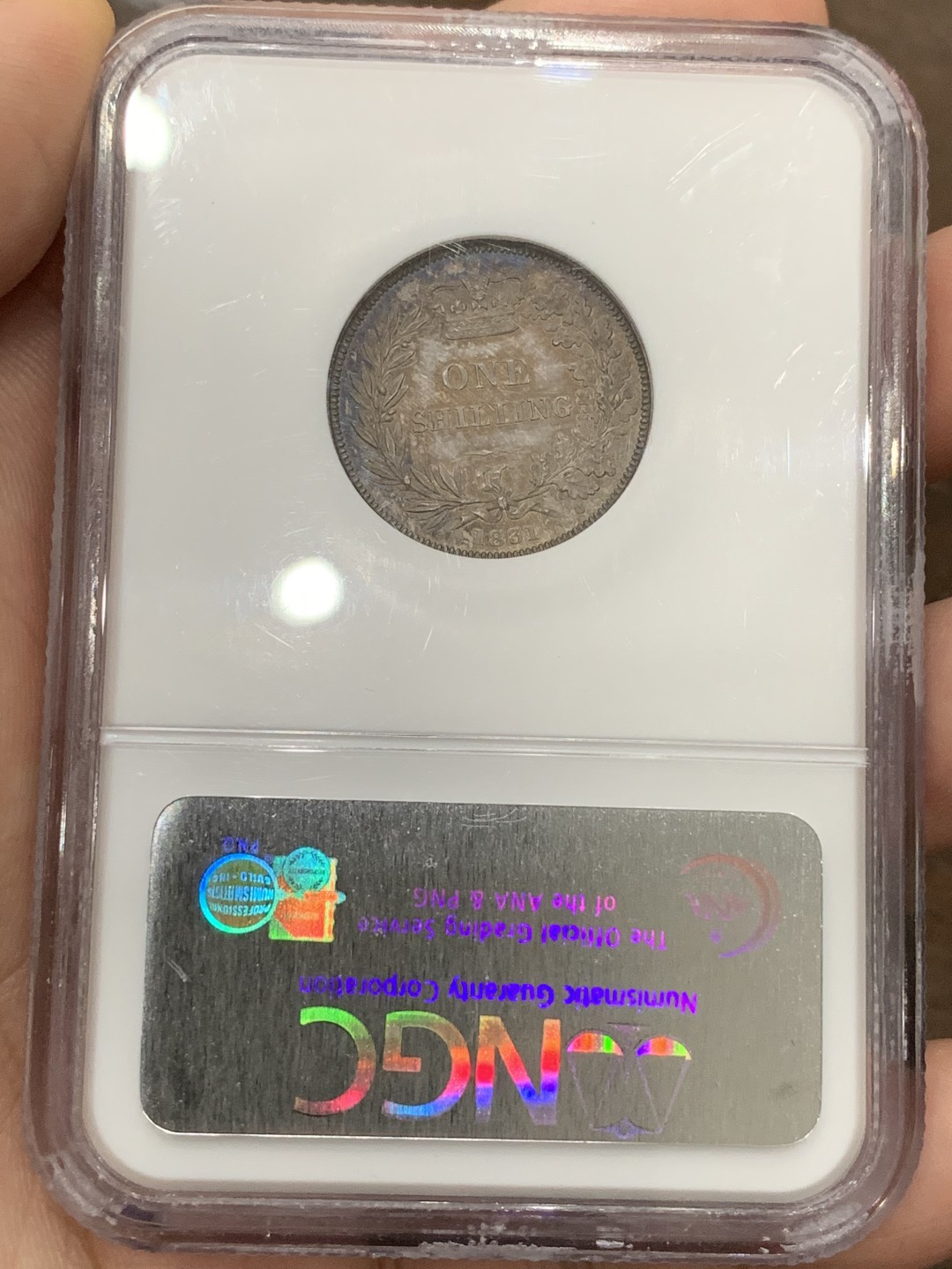 《竞宝斋》第98场-本周日，周一2场连拍（全场不限金额包邮） NGC-PF64 1831年英国威廉四世精铸先令银币-平边（NGC老盒，英伦包浆状态佳）盒子正面左上角边缘有小缺口