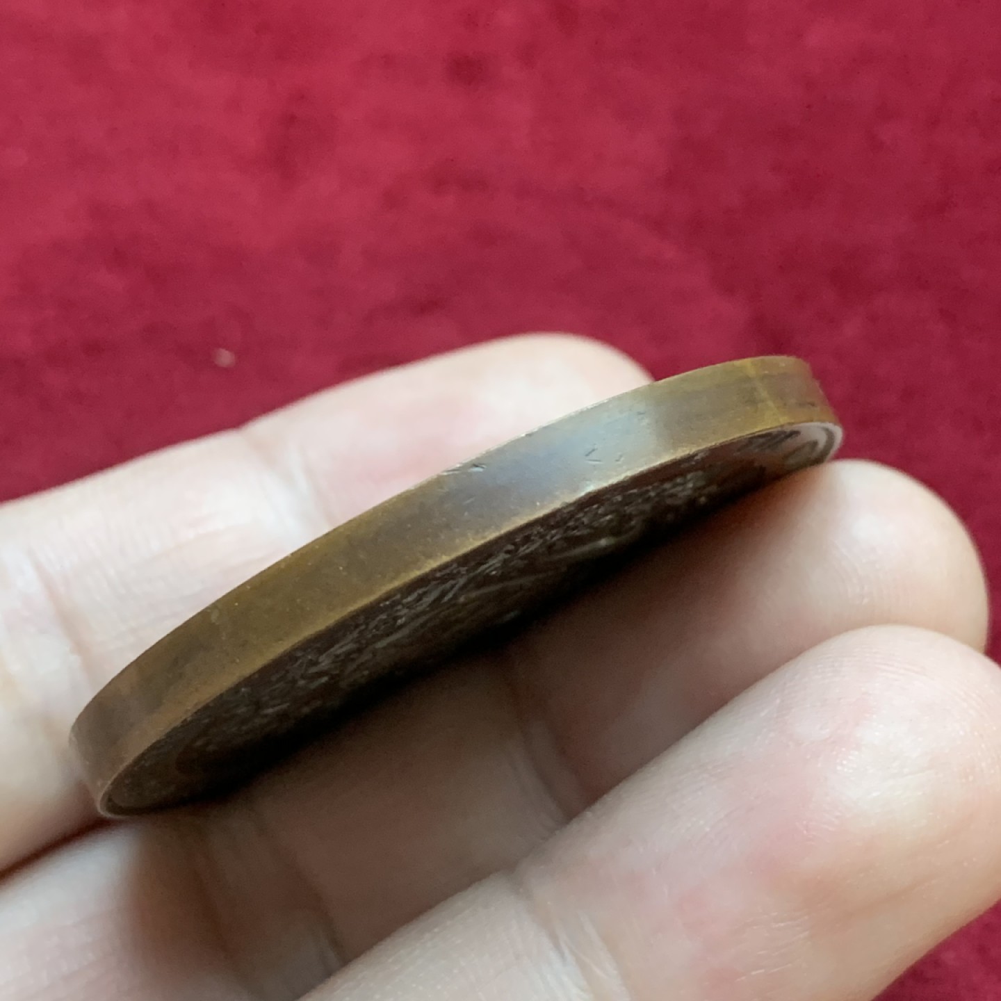 《竞宝斋》第98场-本周日，周一2场连拍（全场不限金额包邮） 瑞士1892力洛克射击节铜章原盒 表面有出厂清漆 所以品相保护的很好45mm42.7克