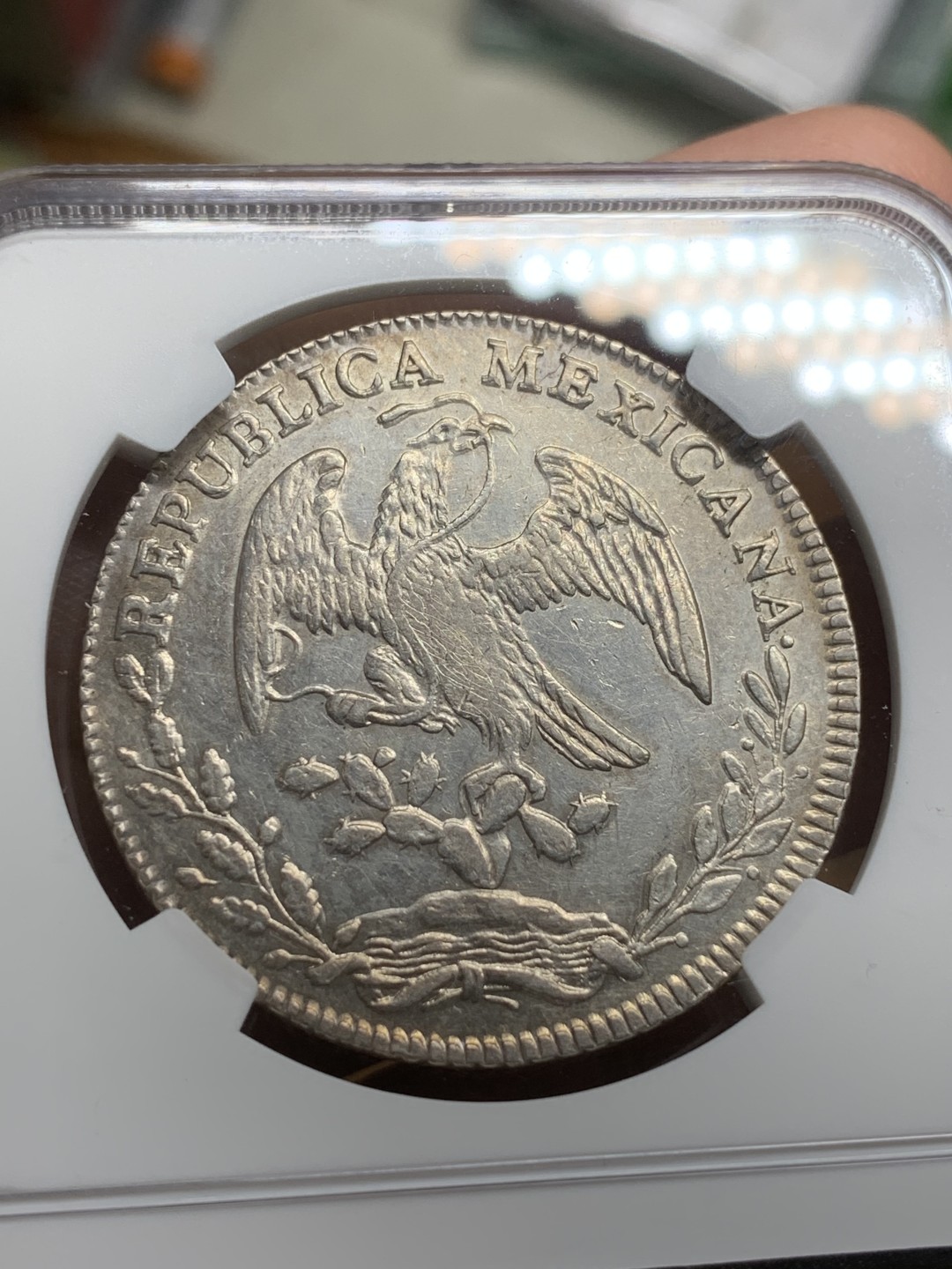 《竞宝斋》第98场-本周日，周一2场连拍（全场不限金额包邮） NGC AU评级  墨西哥1847年 早期 花边鹰洋 银币 底板深打 细节好