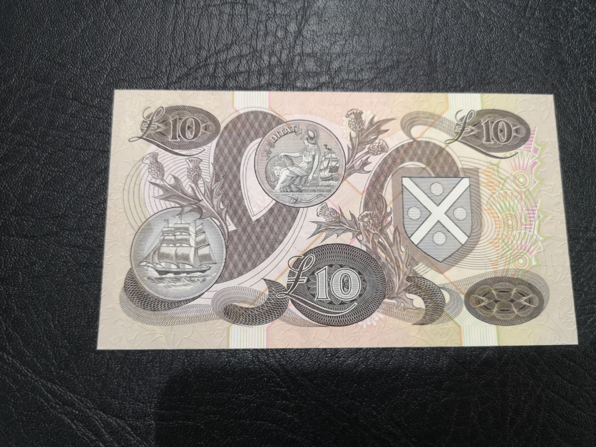 《外钞收藏家》第二百零五期 苏格兰经典专场👍 苏格兰银行-1990-10镑	EP 999651 P-113 全新 有个无大碍的轻微点钞痕