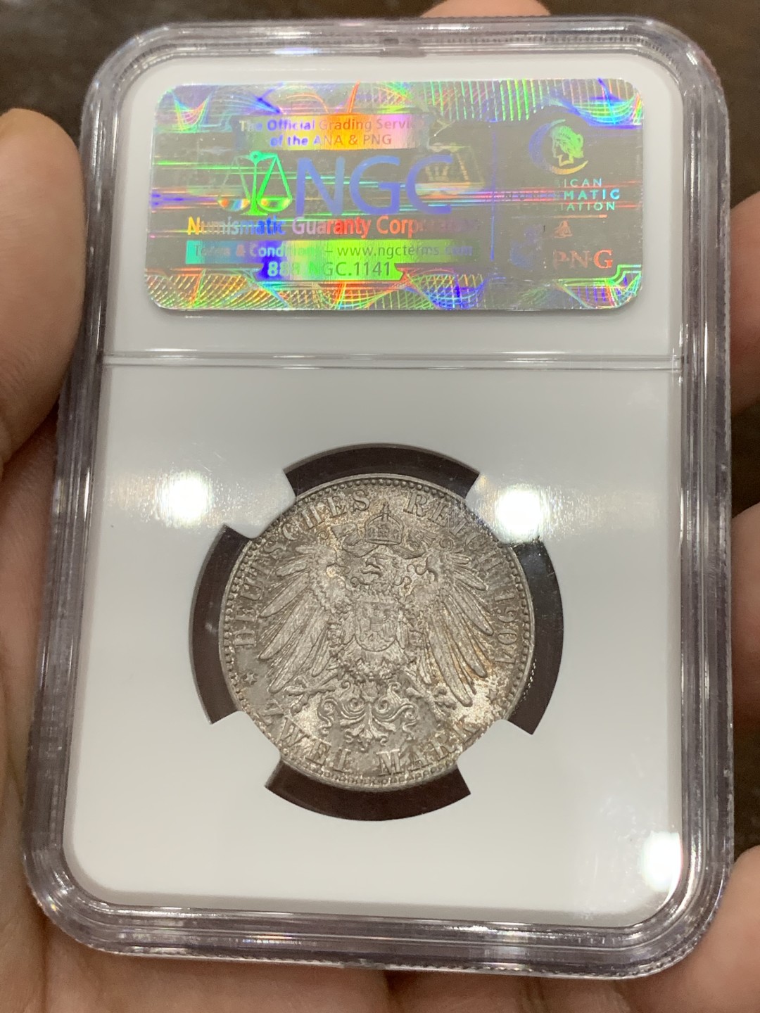 《竞宝斋》第98场-本周日，周一2场连拍（全场不限金额包邮） NGC-MS66 德国萨克森1904E乔治纪念2马克银币，机油转光，少见好品！