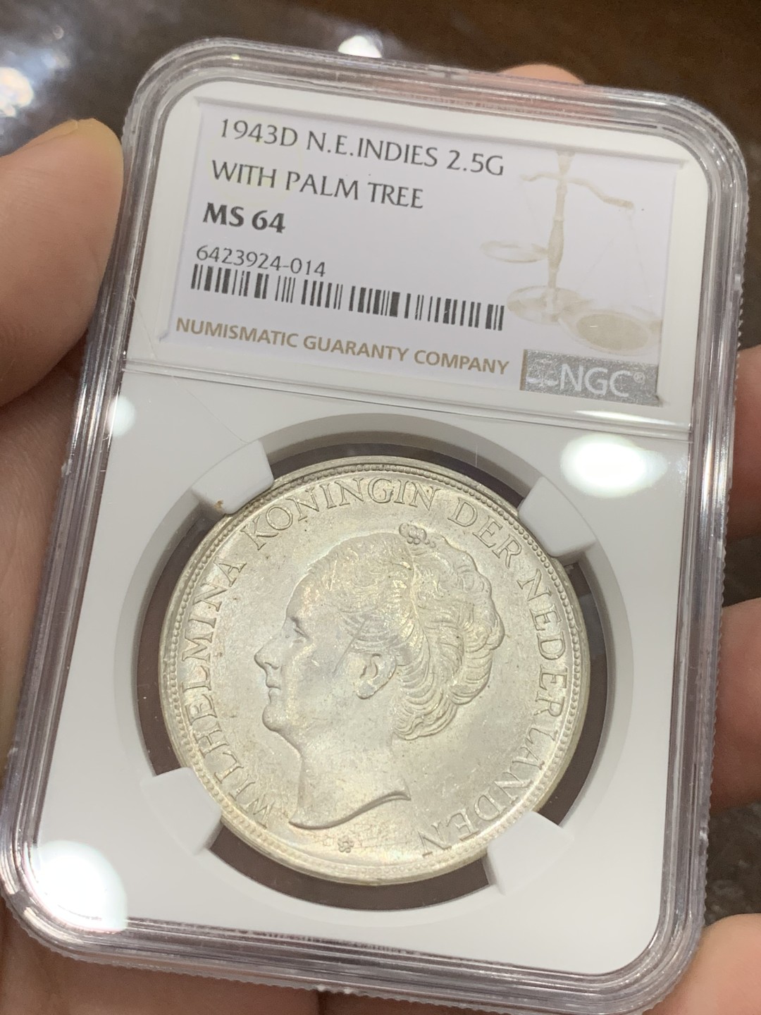 《竞宝斋》第98场-本周日，周一2场连拍（全场不限金额包邮） NGC-MS64 荷属东印度 1943年 威廉米娜女王 2.5盾原光大银币 顶级分数 非常稀少