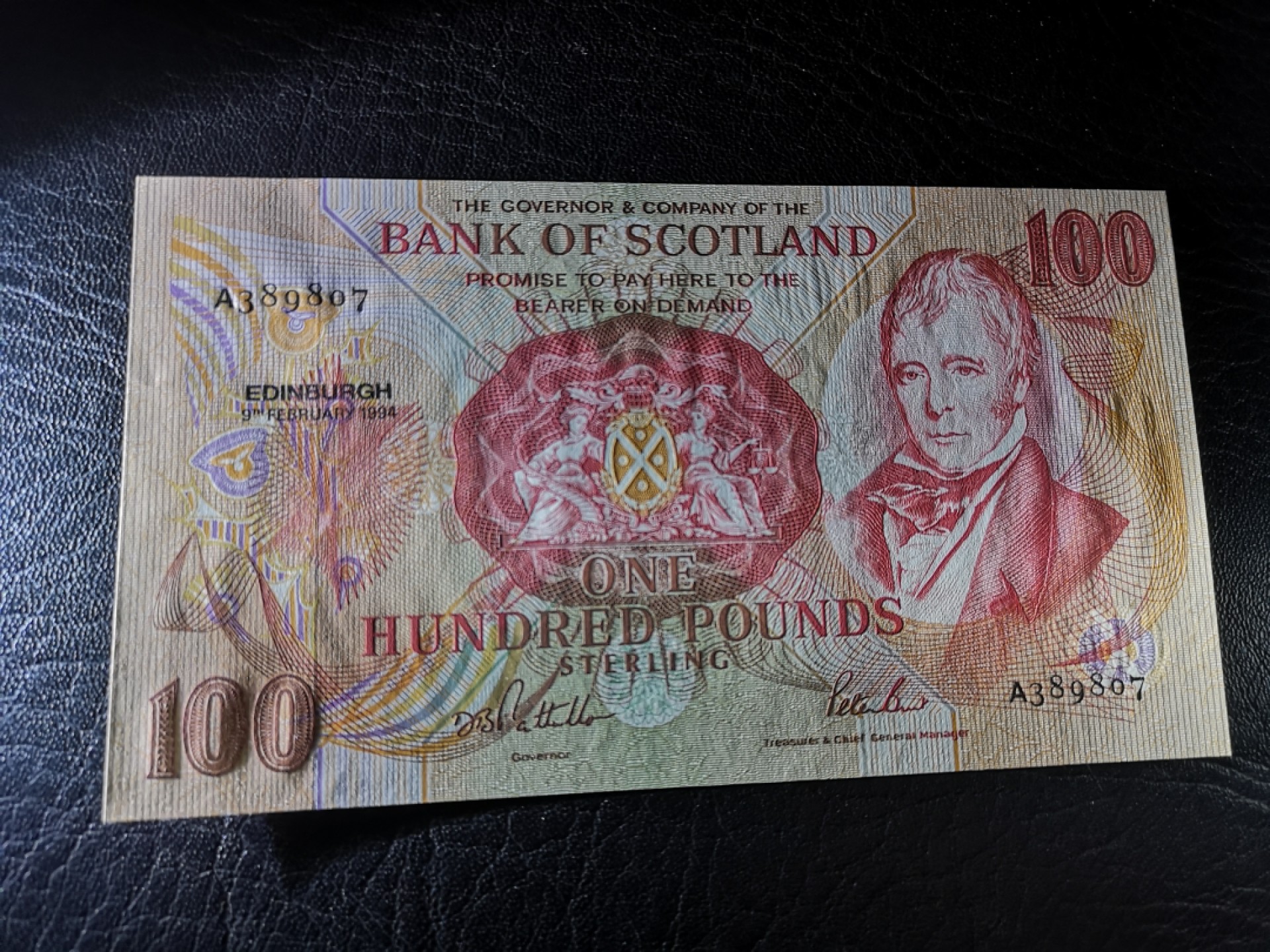 《外钞收藏家》第二百零五期 苏格兰经典专场👍 苏格兰银行-1994-100镑	A 389807	P-118A	全新UNC