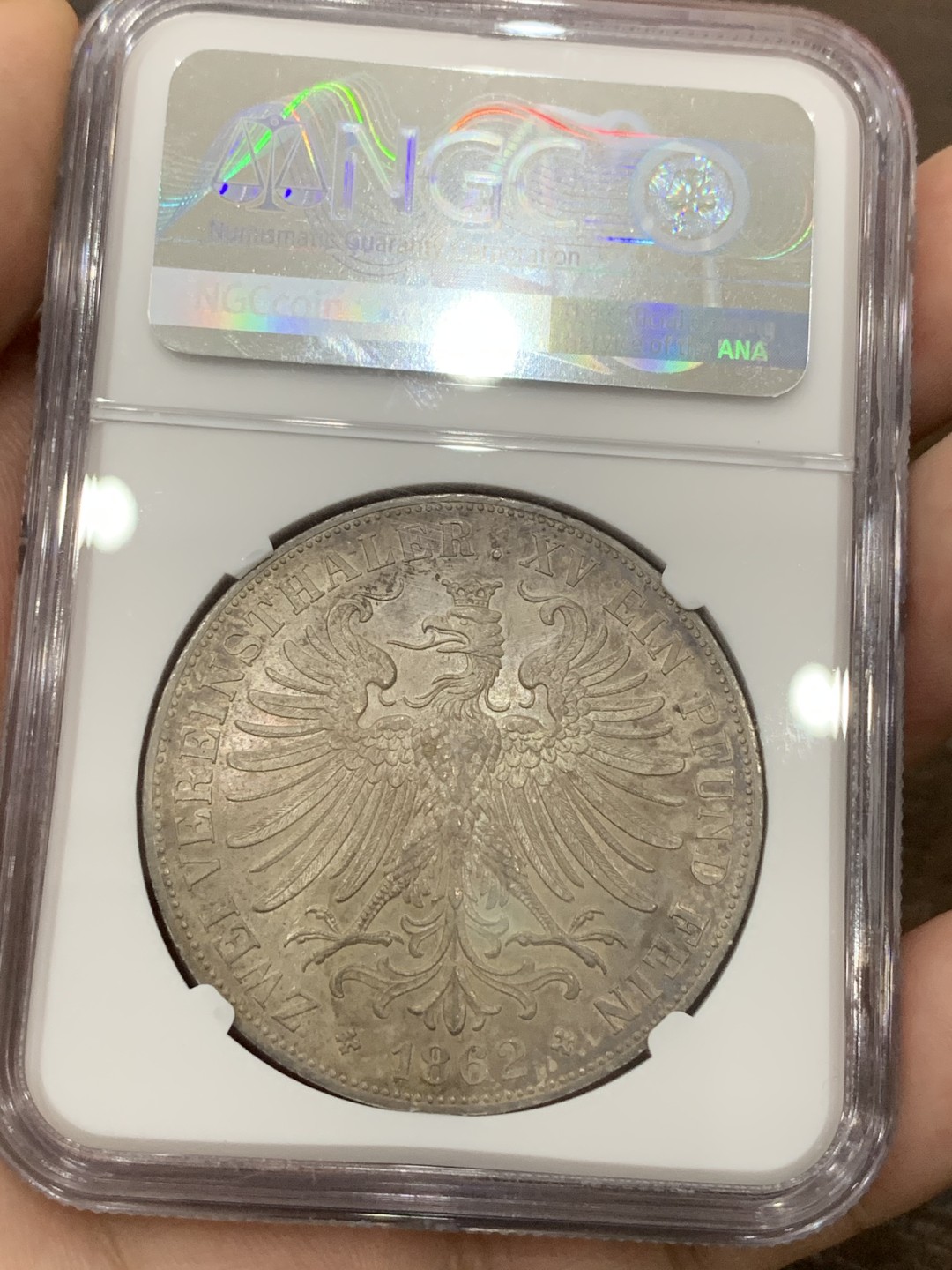 《竞宝斋》第98场-本周日，周一2场连拍（全场不限金额包邮） NGC-MS62 德国 1862 法兰克福 少女 2泰勒 大银币 灰彩色包浆 状态不错 37克大银币