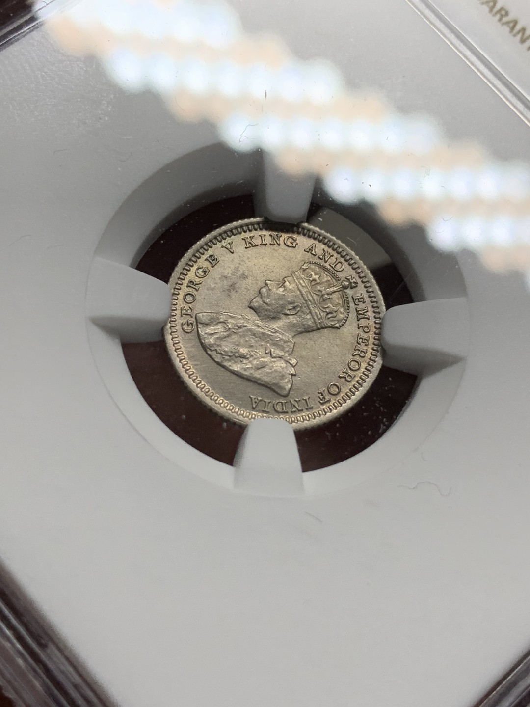 《竞宝斋》第98场-本周日，周一2场连拍（全场不限金额包邮） NGC-UNCD 香港1935年 乔五 五仙 白铜币  状态好 未流通品