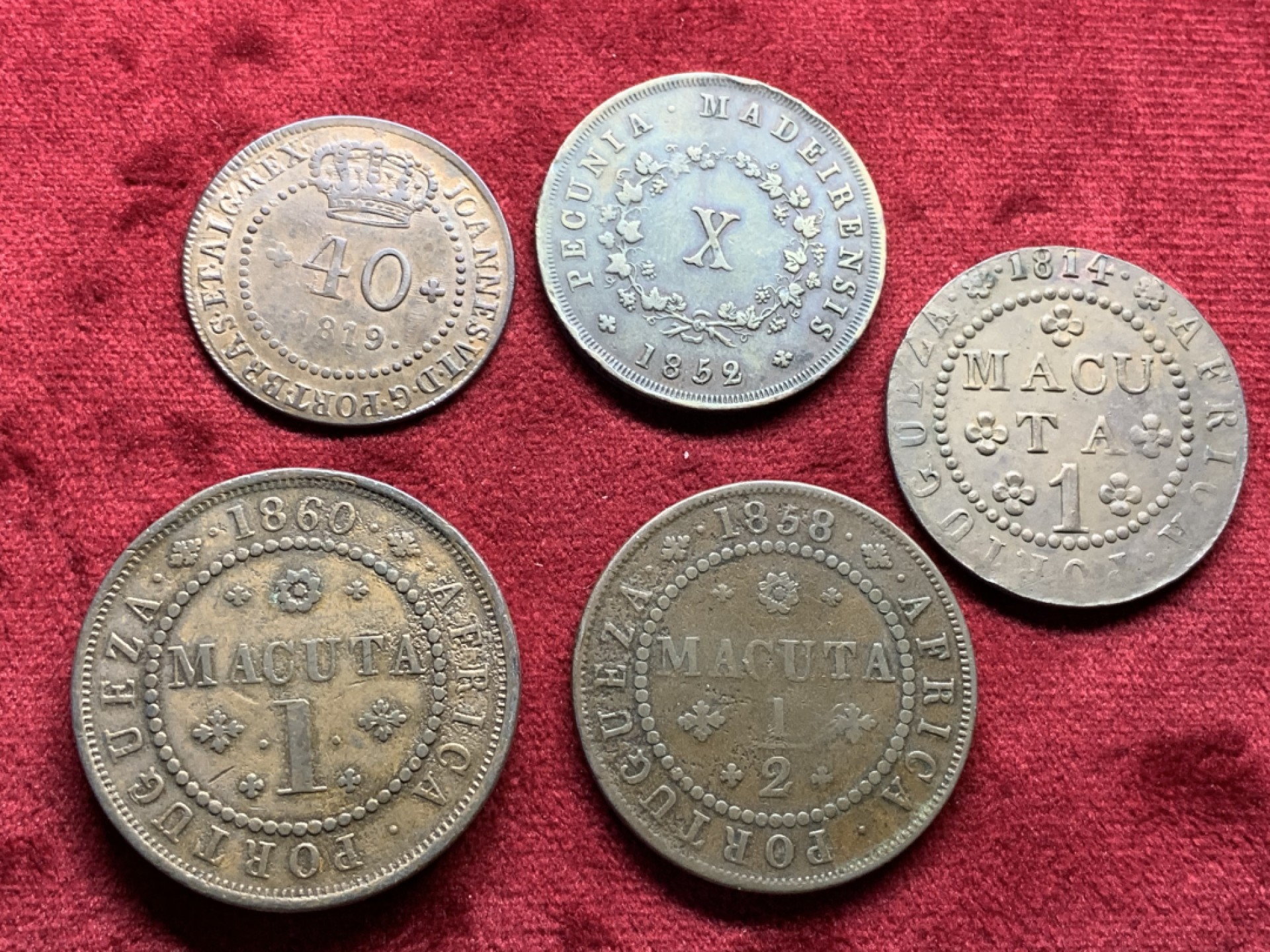 《竞宝斋》第98场-本周日，周一2场连拍（全场不限金额包邮） 葡属一组5枚（安哥拉1814年和1860年1MACUTA，1858年1/2MACUTA，1819年圣多美40REIS，1852年马德拉10REIS）