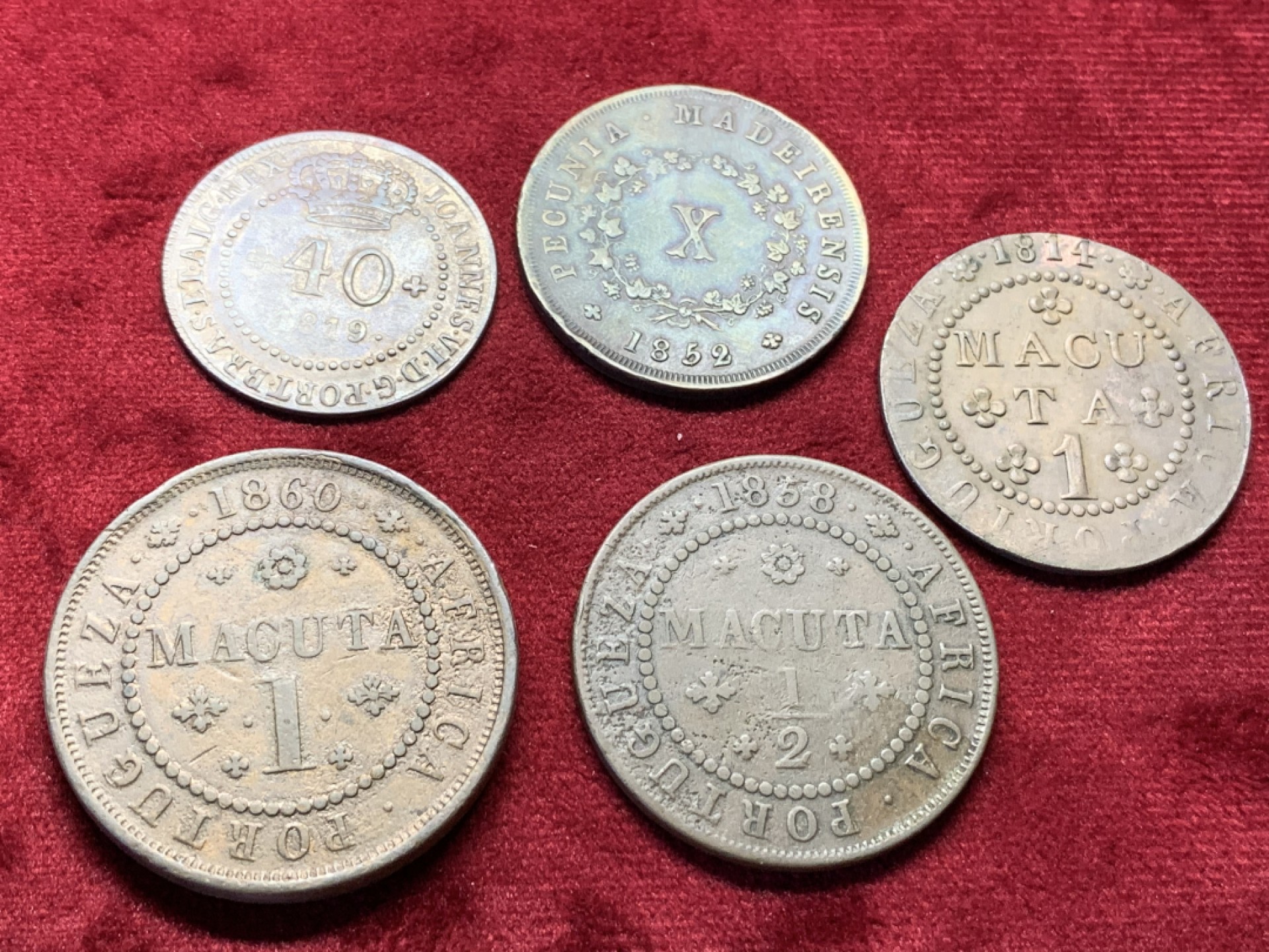 《竞宝斋》第98场-本周日，周一2场连拍（全场不限金额包邮） 葡属一组5枚（安哥拉1814年和1860年1MACUTA，1858年1/2MACUTA，1819年圣多美40REIS，1852年马德拉10REIS）