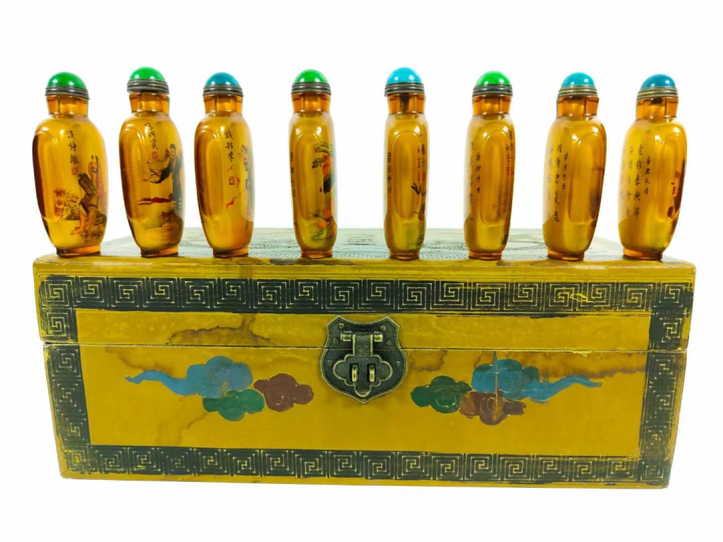 清代，水晶，内画，丁二仲制，鼻烟壶，八仙人物，保存完好，收藏佳品 清代，水晶，内画，丁二仲制，鼻烟壶，八仙人物，保存完好，收藏佳品