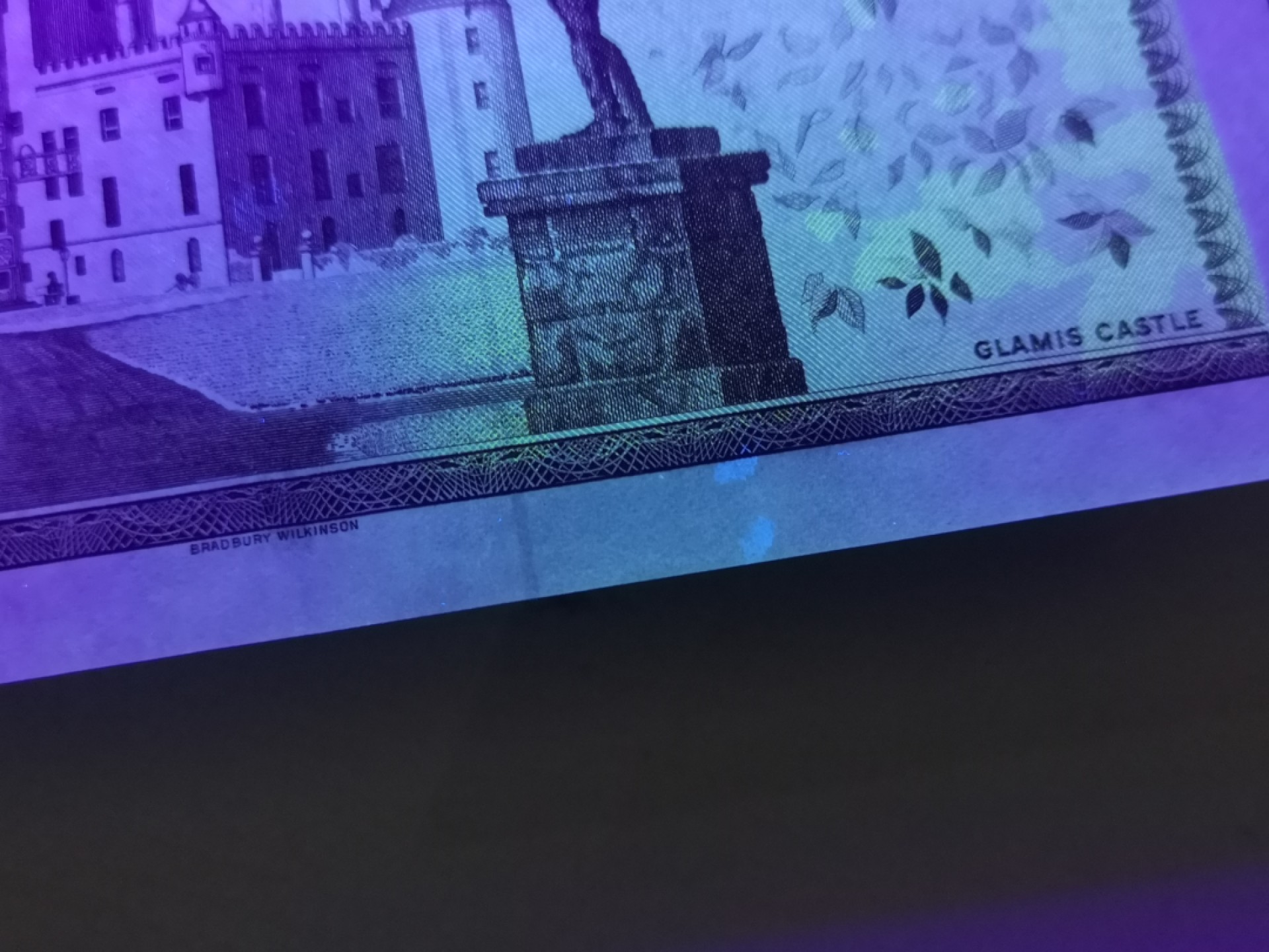 《外钞收藏家》第二百零五期 苏格兰经典专场👍 苏格兰皇家银行-1984-10镑	A/69 897806	P-343 疑似有折 AU品相