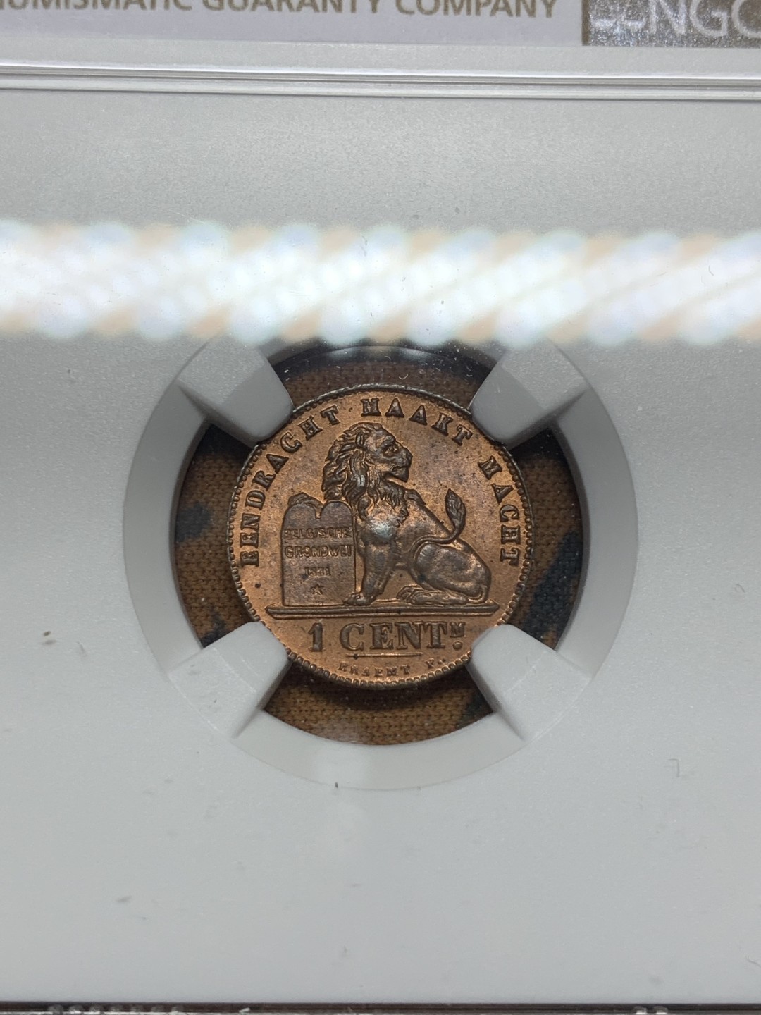 《竞宝斋》第98场-本周日，周一2场连拍（全场不限金额包邮） 亚军分 NGC-MS64 比利时1907年 雄狮1分铜币 铜色原光非常漂亮 