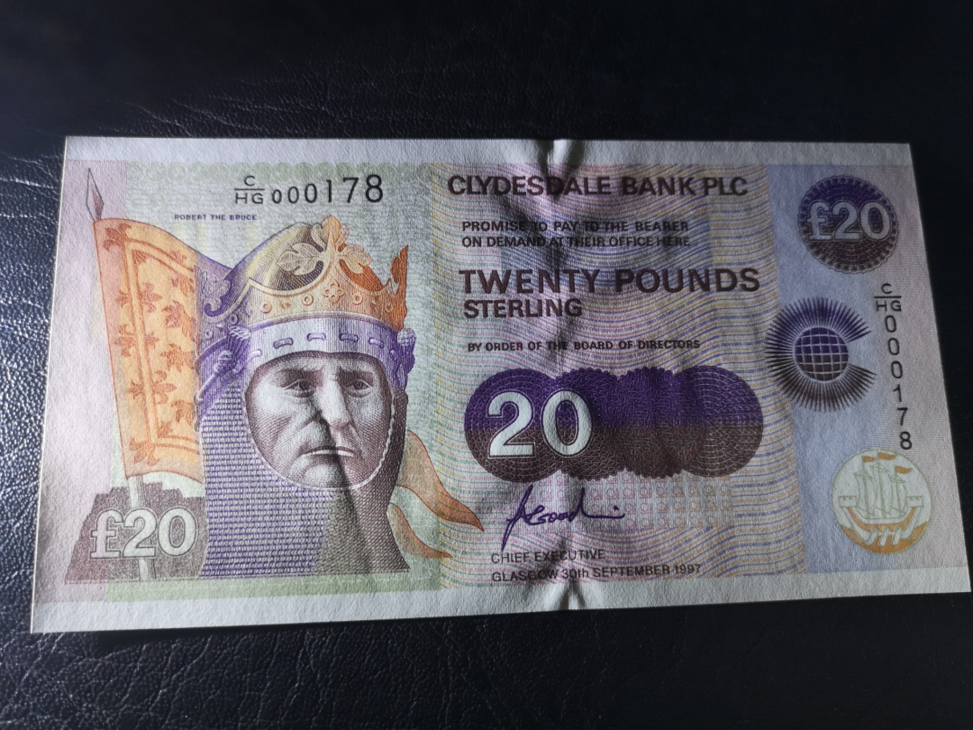 《外钞收藏家》第二百零五期 苏格兰经典专场👍 克莱斯戴尔银行-1997-20镑	C/HG 000178	P-227	《政府首脑会议在爱丁堡召开》纪念钞	全新UNC