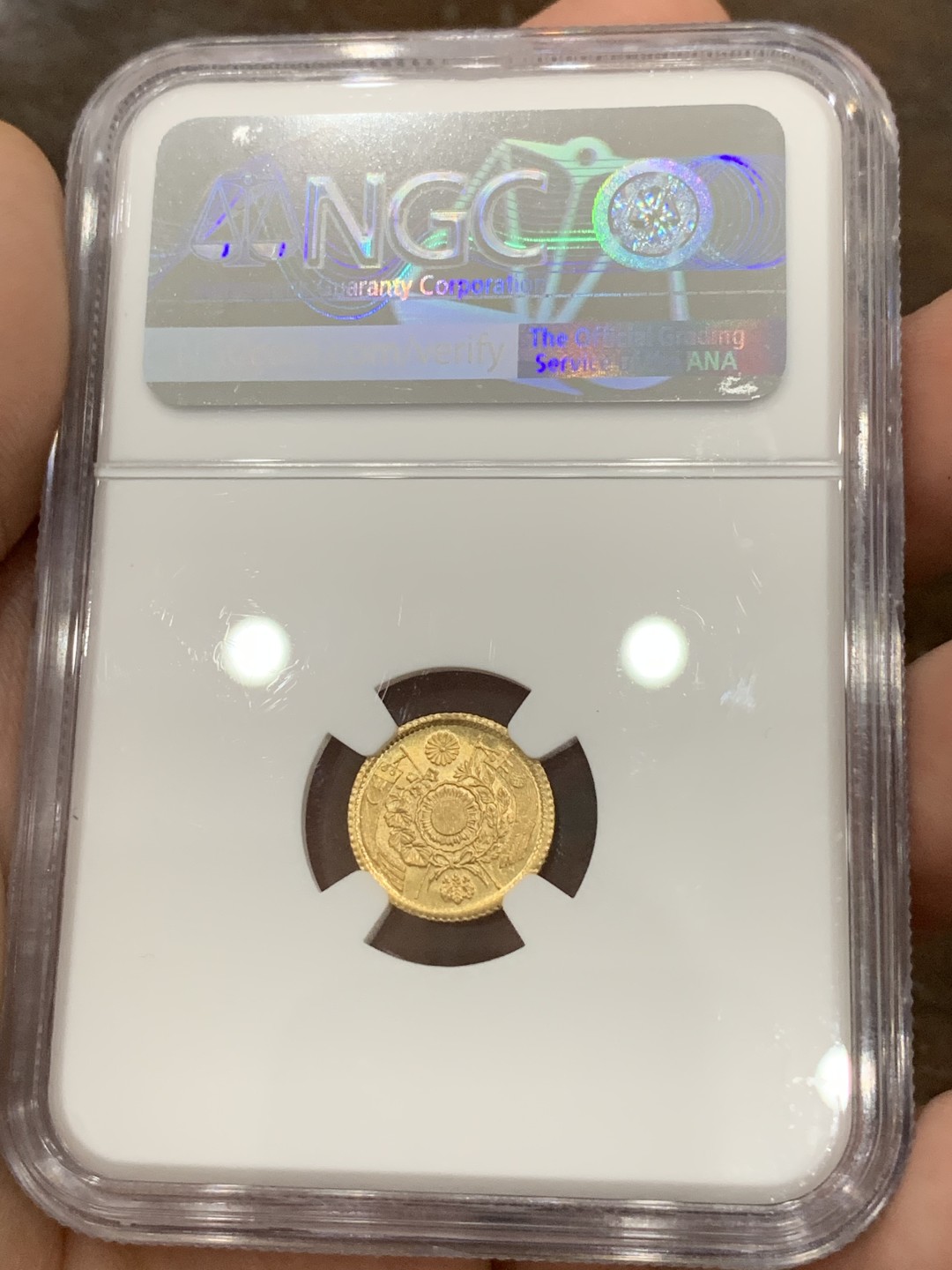 《竞宝斋》第98场-本周日，周一2场连拍（全场不限金额包邮） NGC-MS63 日本 明治4年 一圆 金币，实物光亮精美，低评