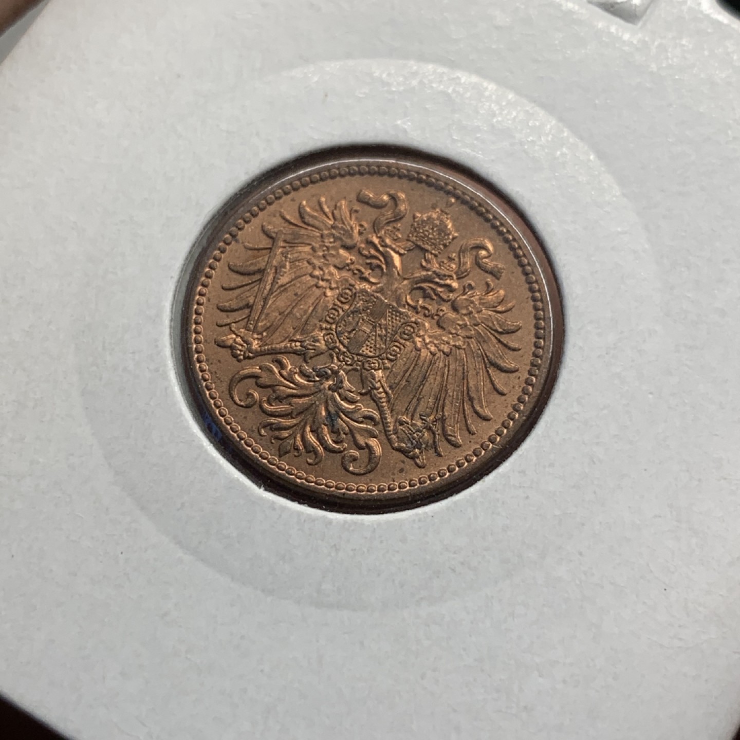 《竞宝斋》第98场-本周日，周一2场连拍（全场不限金额包邮） 奥匈帝国 1912 2赫勒  UNC品相 带灯塔纸夹