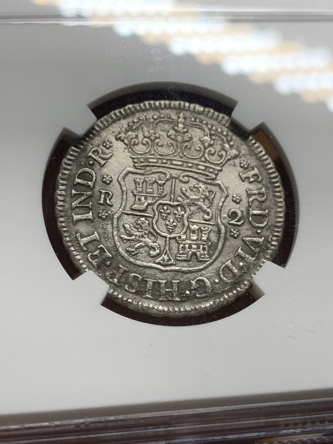 《竞宝斋》第98场-本周日，周一2场连拍（全场不限金额包邮） NGC-UNCD 1756年西属墨西哥地球双柱2R银币 费迪南六世小地球，一般多是XF、AU，UNC品非常少见，这枚细节犀利、打制居中，值得收藏