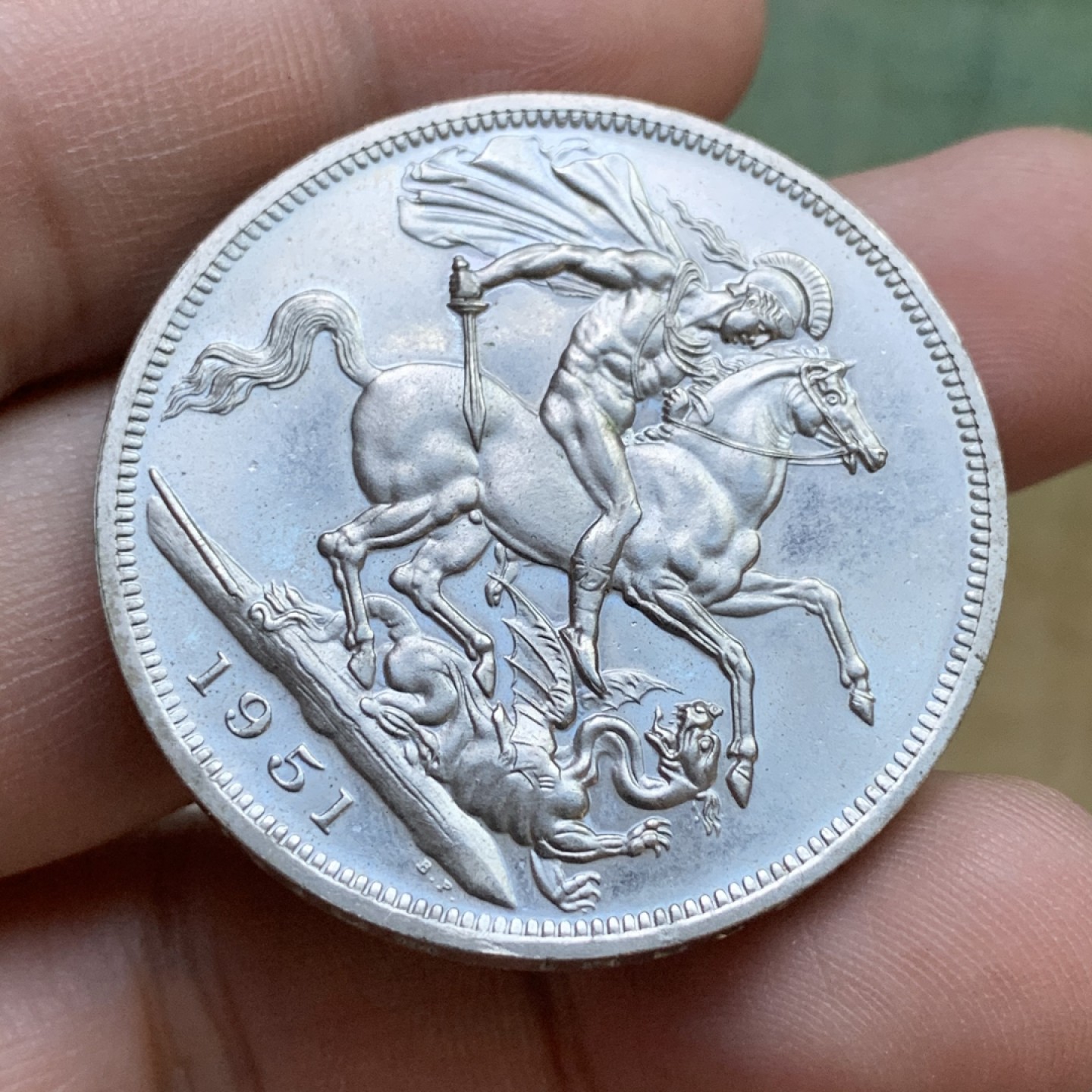 《竞宝斋》第98场-本周日，周一2场连拍（全场不限金额包邮） 英国 1951 乔治六世马剑克朗（5先令） 镍马剑 带原盒跟证纸