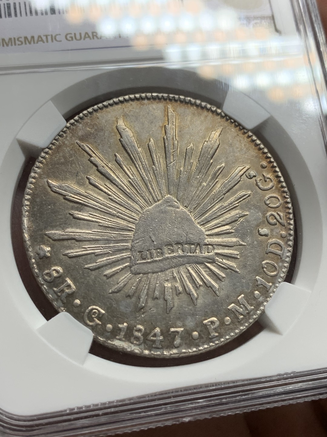 《竞宝斋》第98场-本周日，周一2场连拍（全场不限金额包邮） NGC AU评级  墨西哥1847年 早期 花边鹰洋 银币 底板深打 细节好