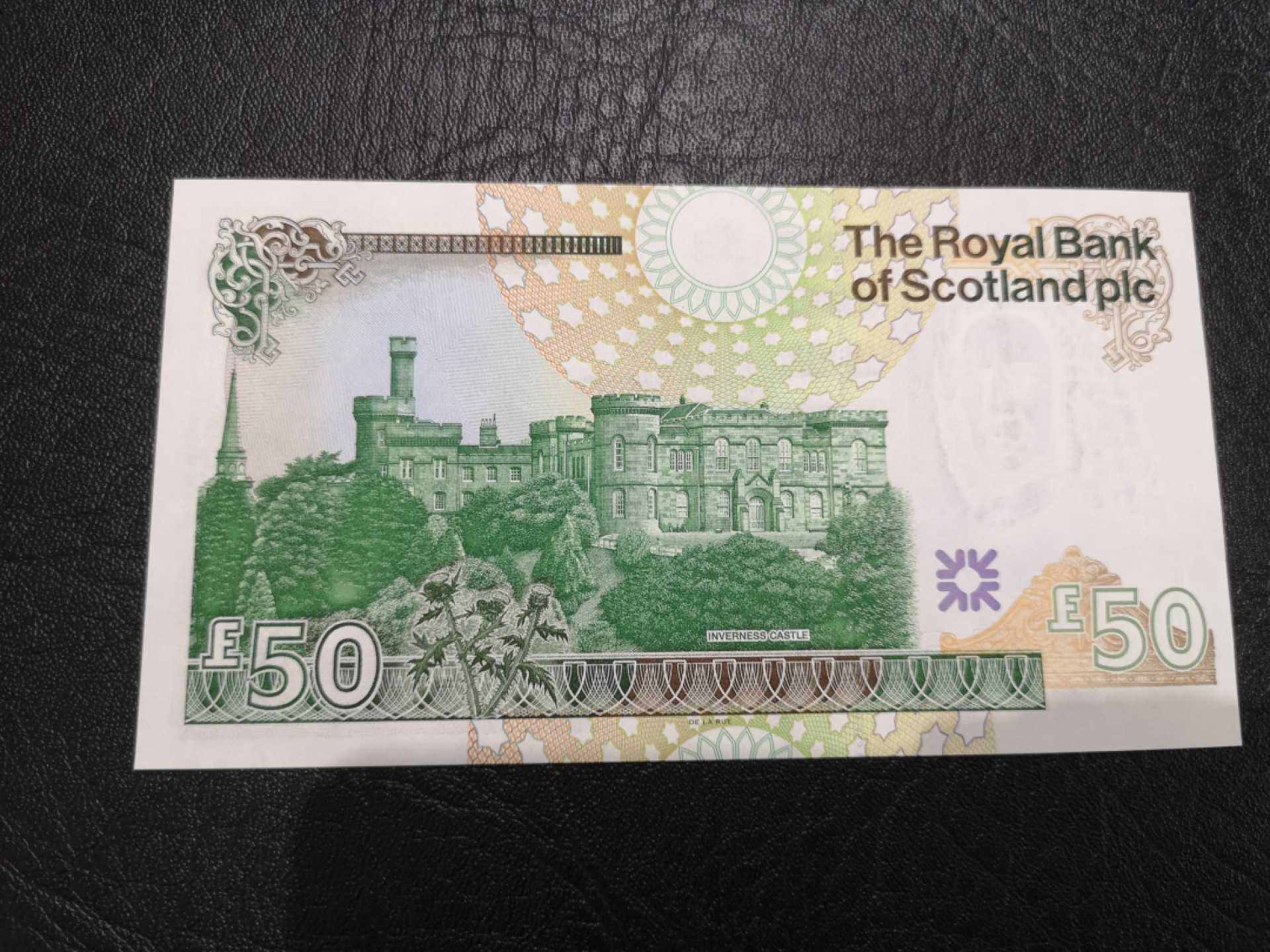 《外钞收藏家》第二百零五期 苏格兰经典专场👍 苏格兰皇家银行-2005-50镑	A/1 300302	P-367	全新UNC