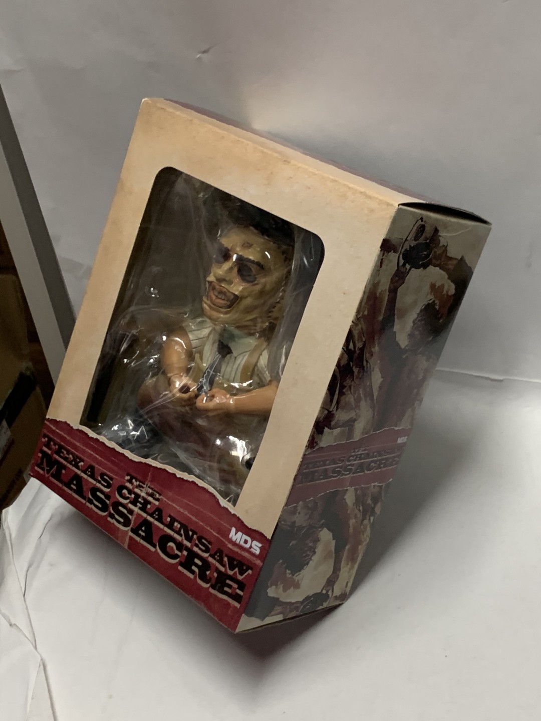零元拍：Mezco 蚂蚁 MDS 德州电锯杀人狂 皮脸 6寸可动人偶手办，全新未拆。