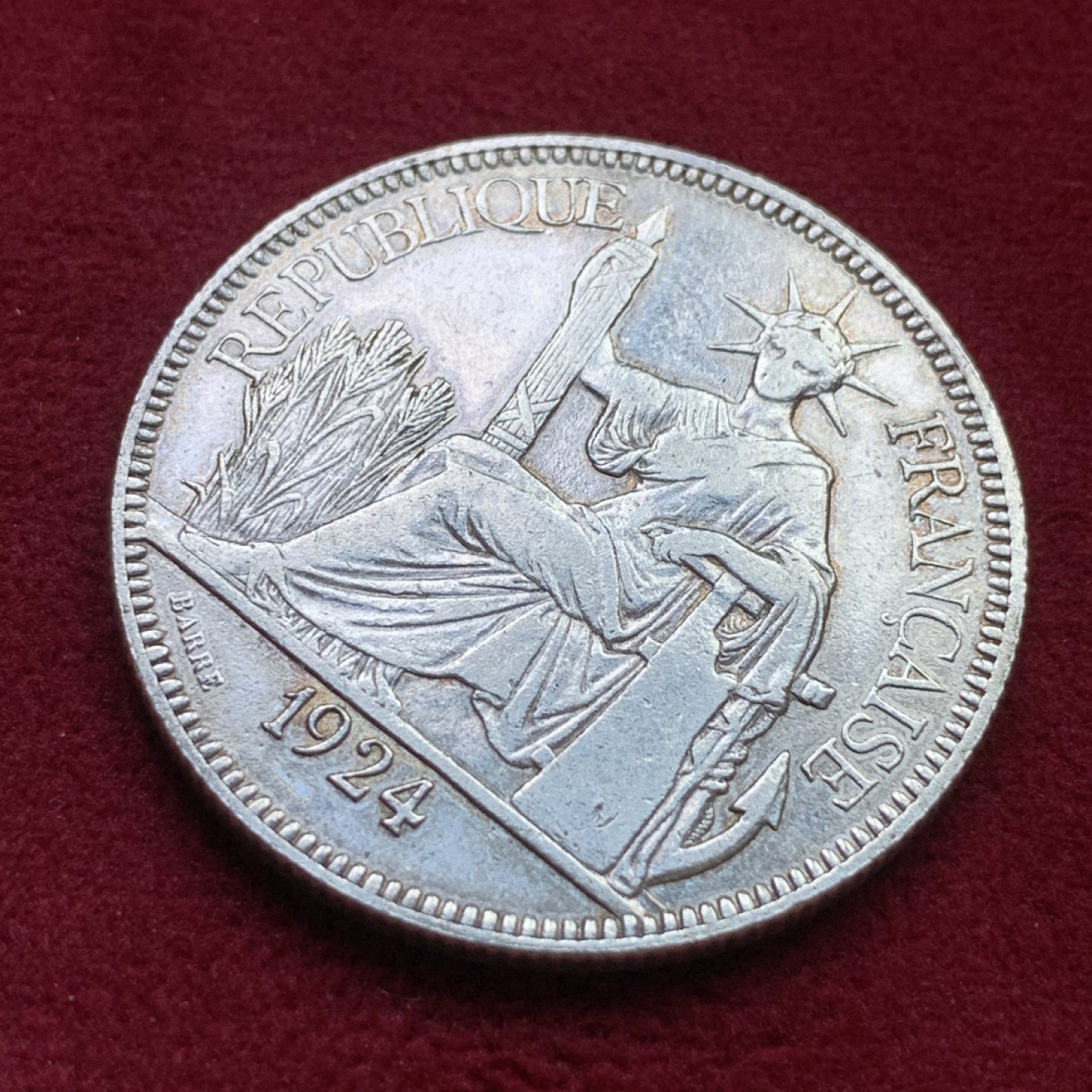 《竞宝斋》第98场-本周日，周一2场连拍（全场不限金额包邮） 法属 印支1924年  坐洋 银币 （保粹砸盒 评级编号：B1522A1696）