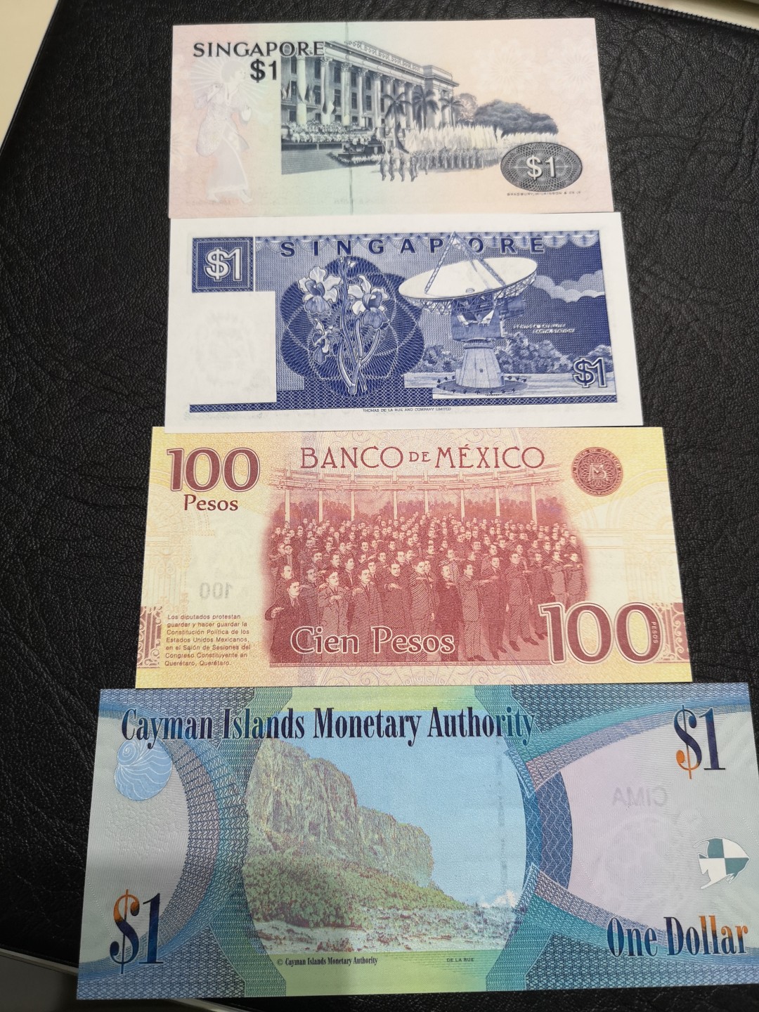《外钞收藏家》第二百零四期 开曼群岛1张、新加坡2张、墨西哥1张共四张一起 全新 新加坡鸟版有些潮