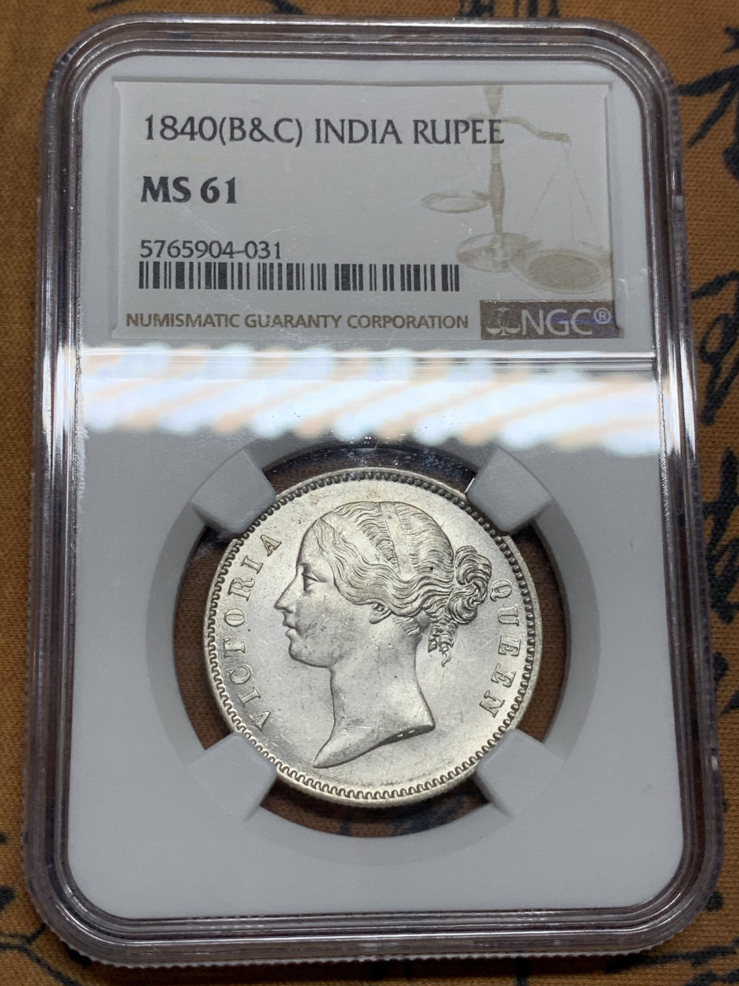 《竞宝斋》第98场-本周日，周一2场连拍（全场不限金额包邮） NGC MS61 印度1840年1卢比银币，小维头像最具性价比选择，强光好品
