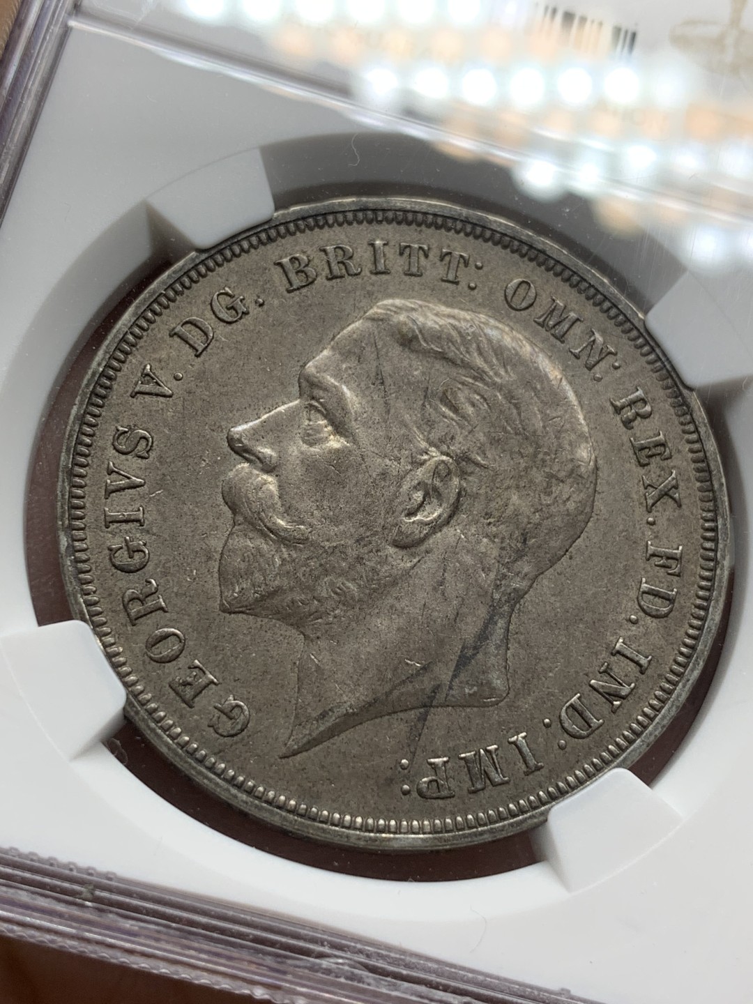 《竞宝斋》第98场-本周日，周一2场连拍（全场不限金额包邮） NGC AU55 英国 1935年 乔五 木马剑银币 原味包浆 状态不错