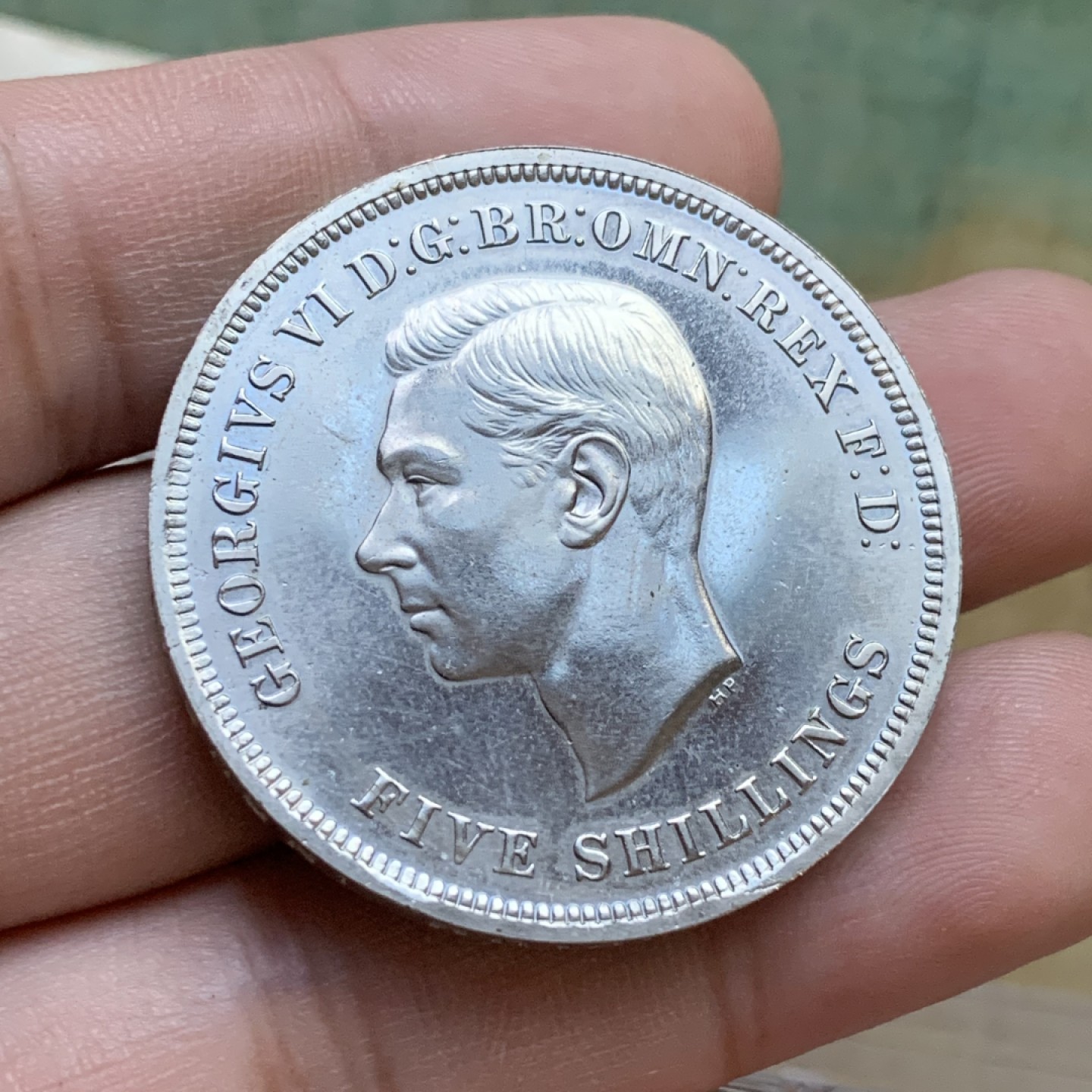 《竞宝斋》第98场-本周日，周一2场连拍（全场不限金额包邮） 英国 1951 乔治六世马剑克朗（5先令） 镍马剑 带原盒跟证纸