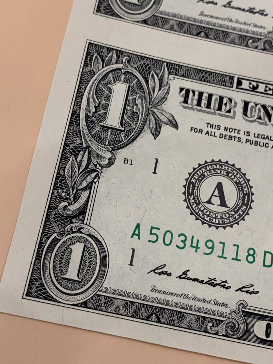 《竞宝斋》第98场-本周日，周一2场连拍（全场不限金额包邮） 2册一起  1美元两连体，2美元四连体，999豹子开头。印钞厂限量发行，带证书册子