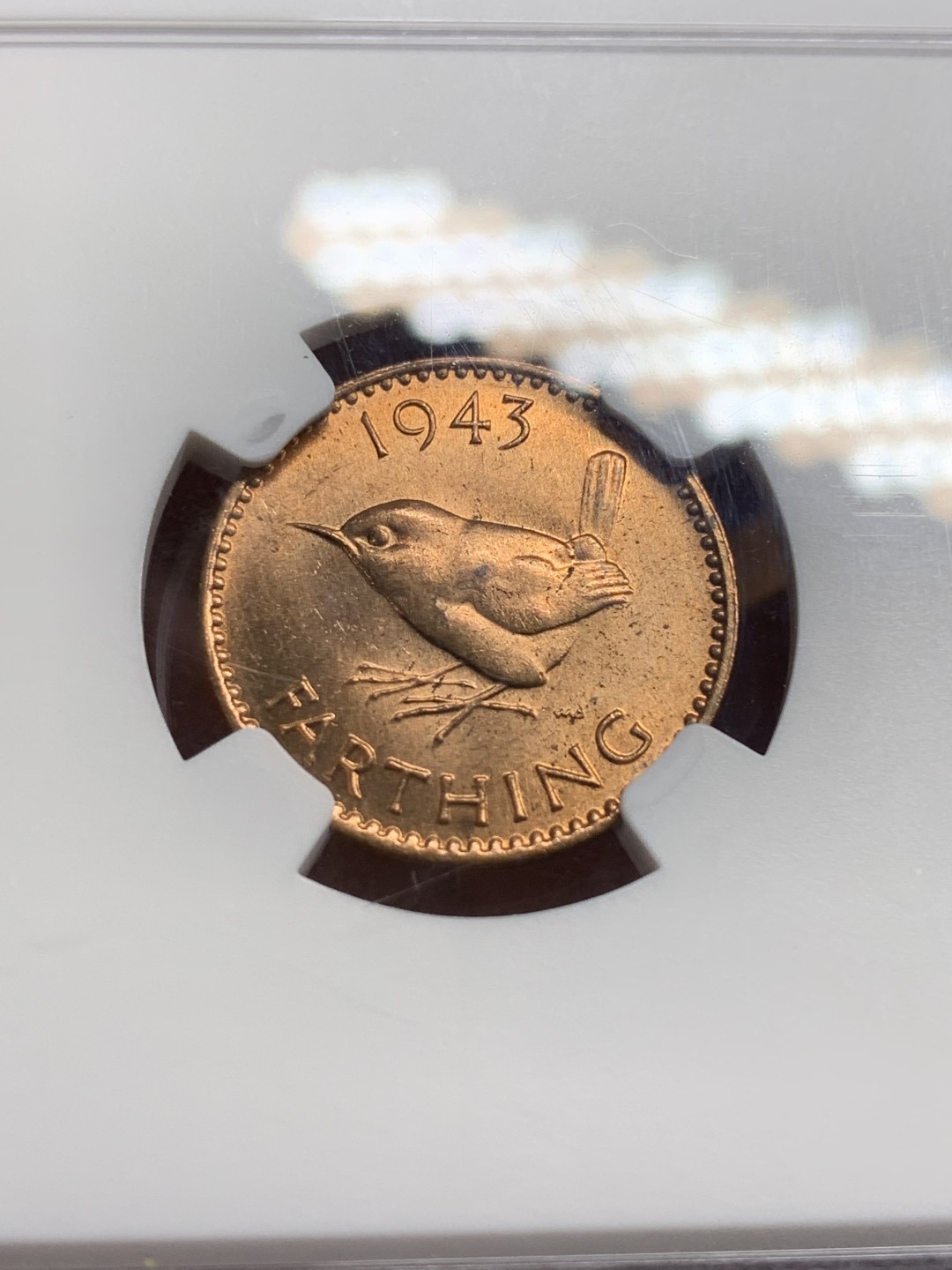 《竞宝斋》第98场-本周日，周一2场连拍（全场不限金额包邮） NGC-MS65RD 英国 1943年 亚军分 乔治六世 小鸟 1/4便士 铜币 更高分仅一枚 卷拆极美品 非常漂亮